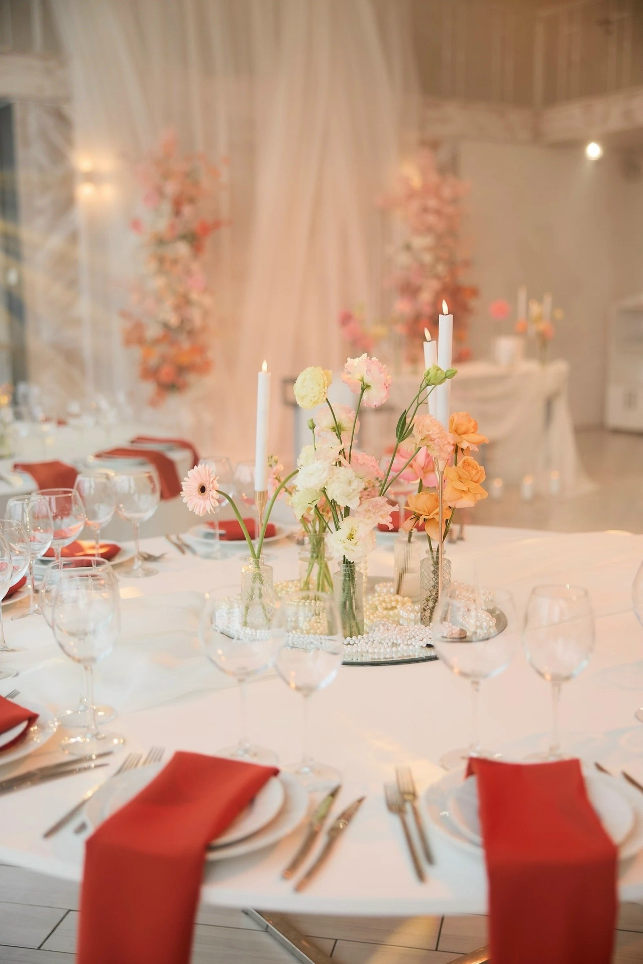 Декор Джуси роуз. Подрядчики и друзья сети свадебных площадок House for wedding