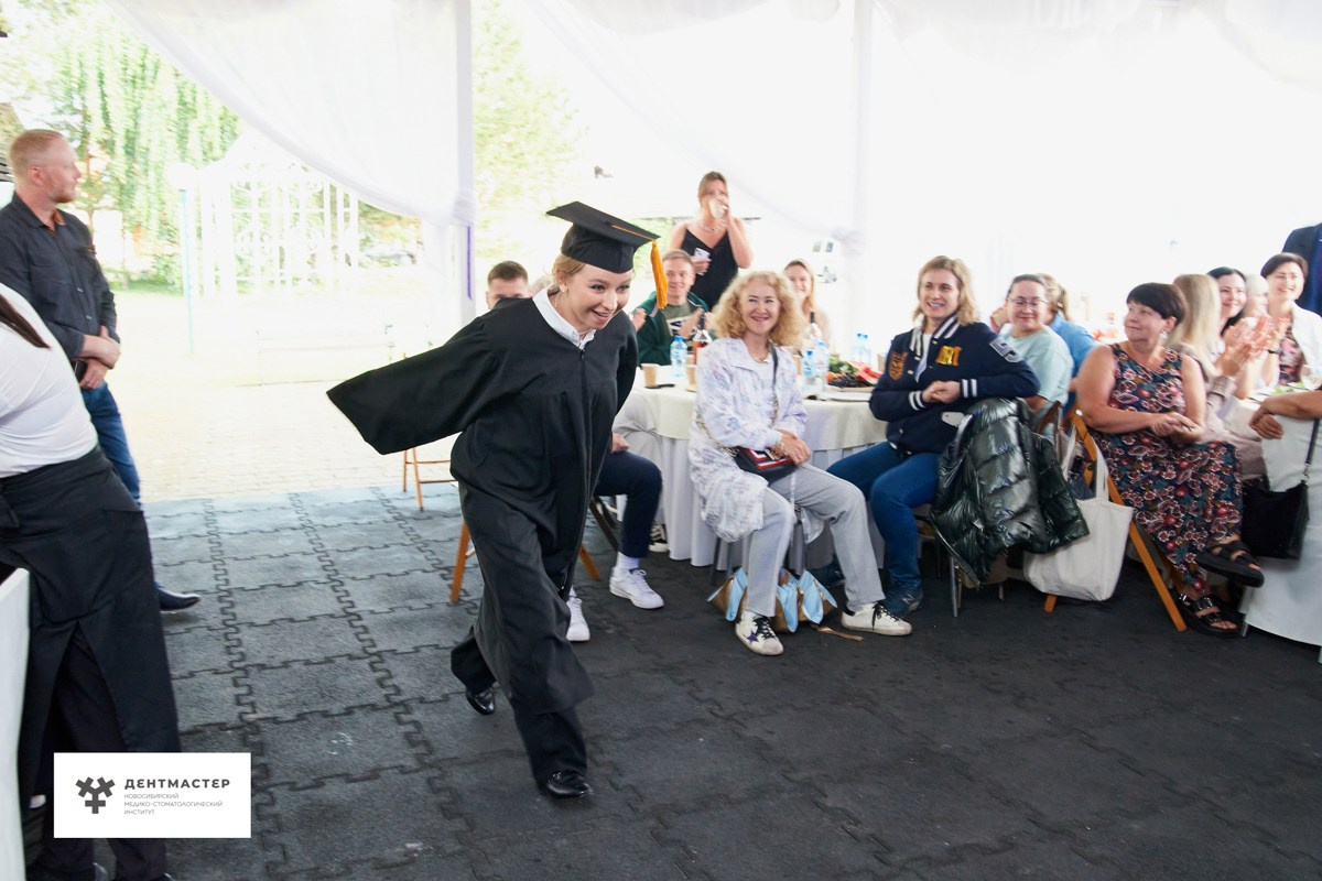 Репортаж с выпускного вечера мастерантуры Дентмастер. Репортажный и женский фотограф в Новосибирске