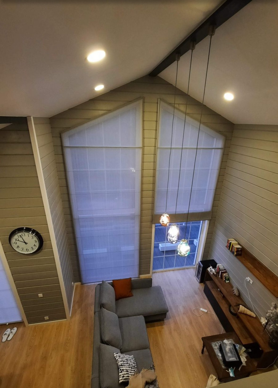 Шторы на окна сложных форм: косые, мансардные, арочные, второй свет. Шторы на заказ в СПб. Выезд дизайнера, карнизы, жалюзи и рулонные шторы