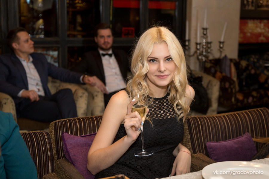 Фото на корпоративе в ресторане