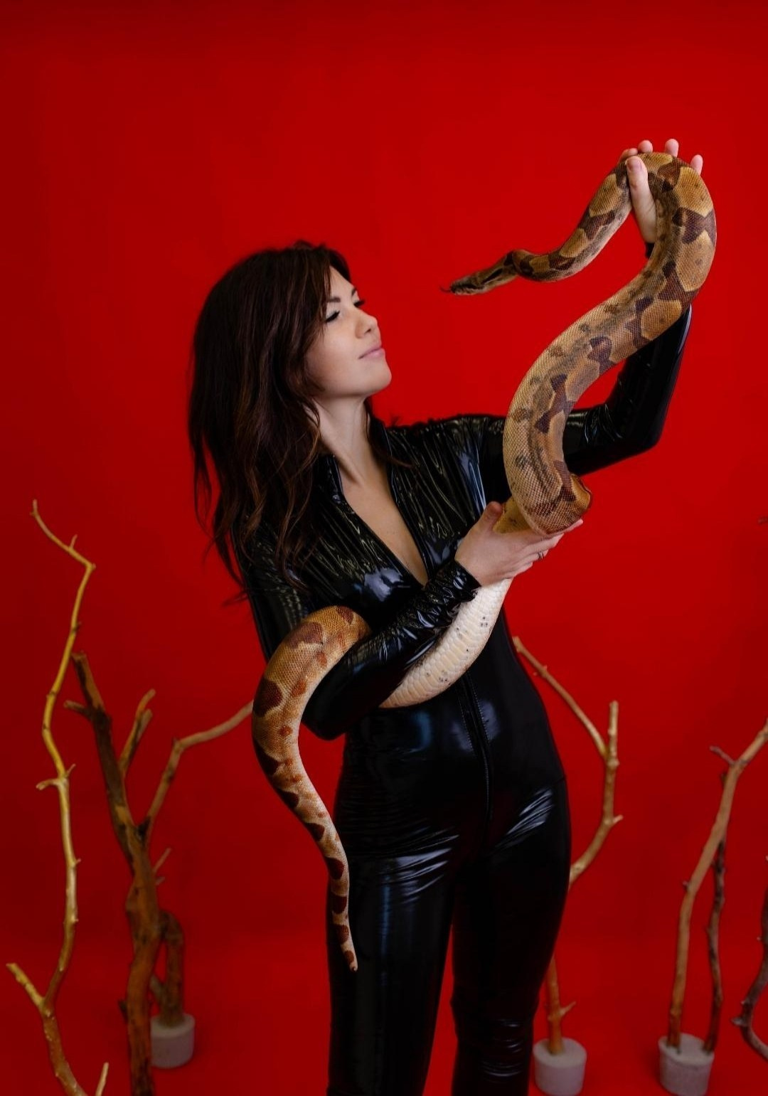 Фотосессии со змейкой. Свадебный и семейный фотограф Виолетта в Липецке