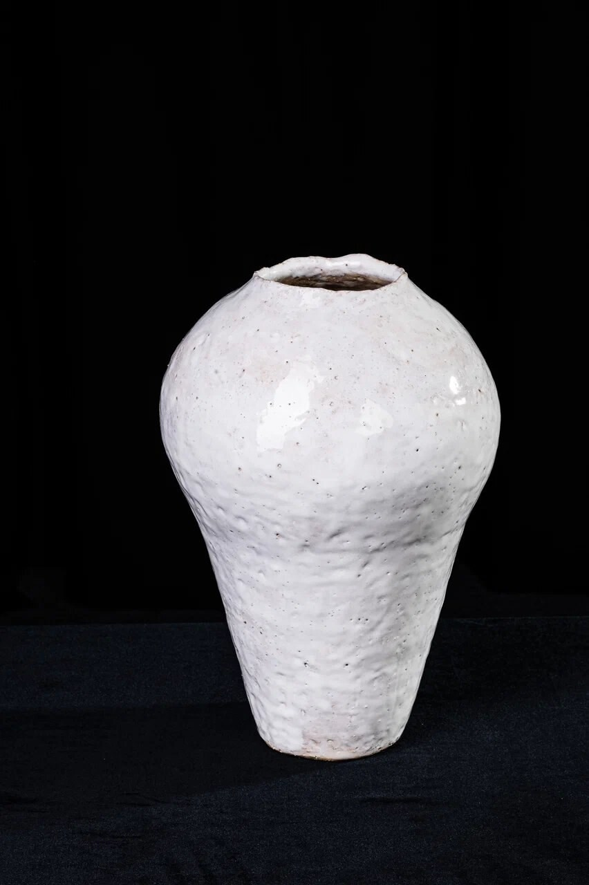 Белый сосуд. Арт-керамика Катерины Жизневской