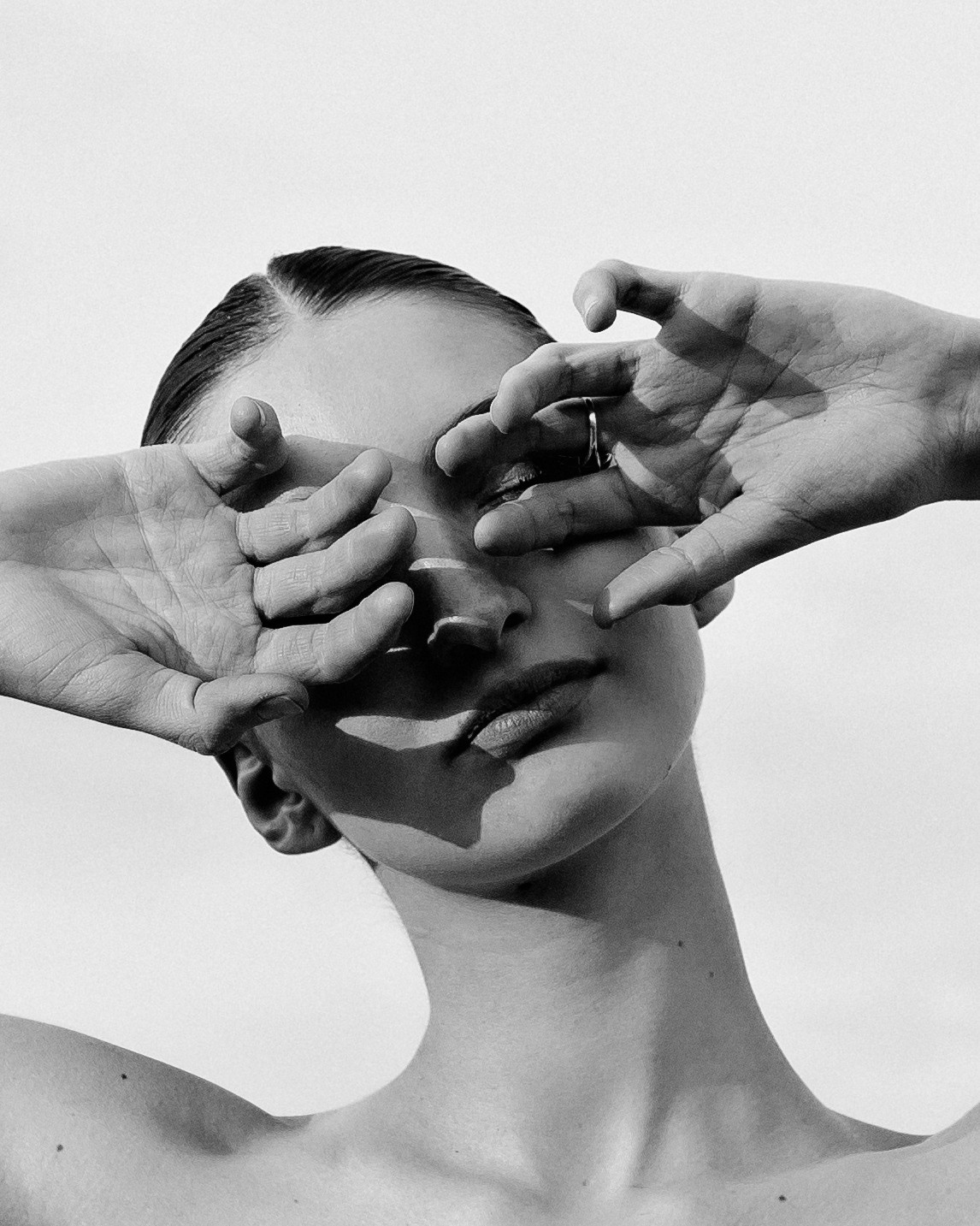 Спасибо за проявленный интерес к моему творчеству! Меня зовут Россохат