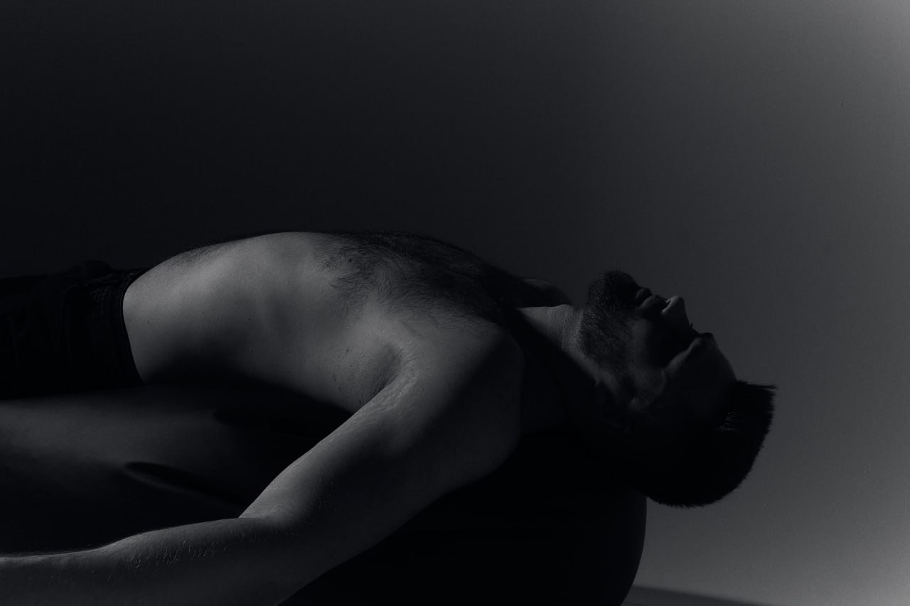 Мужской портрет ЧБ. Персональный и коммерческий фотограф в Тюмени Полина Лапардина