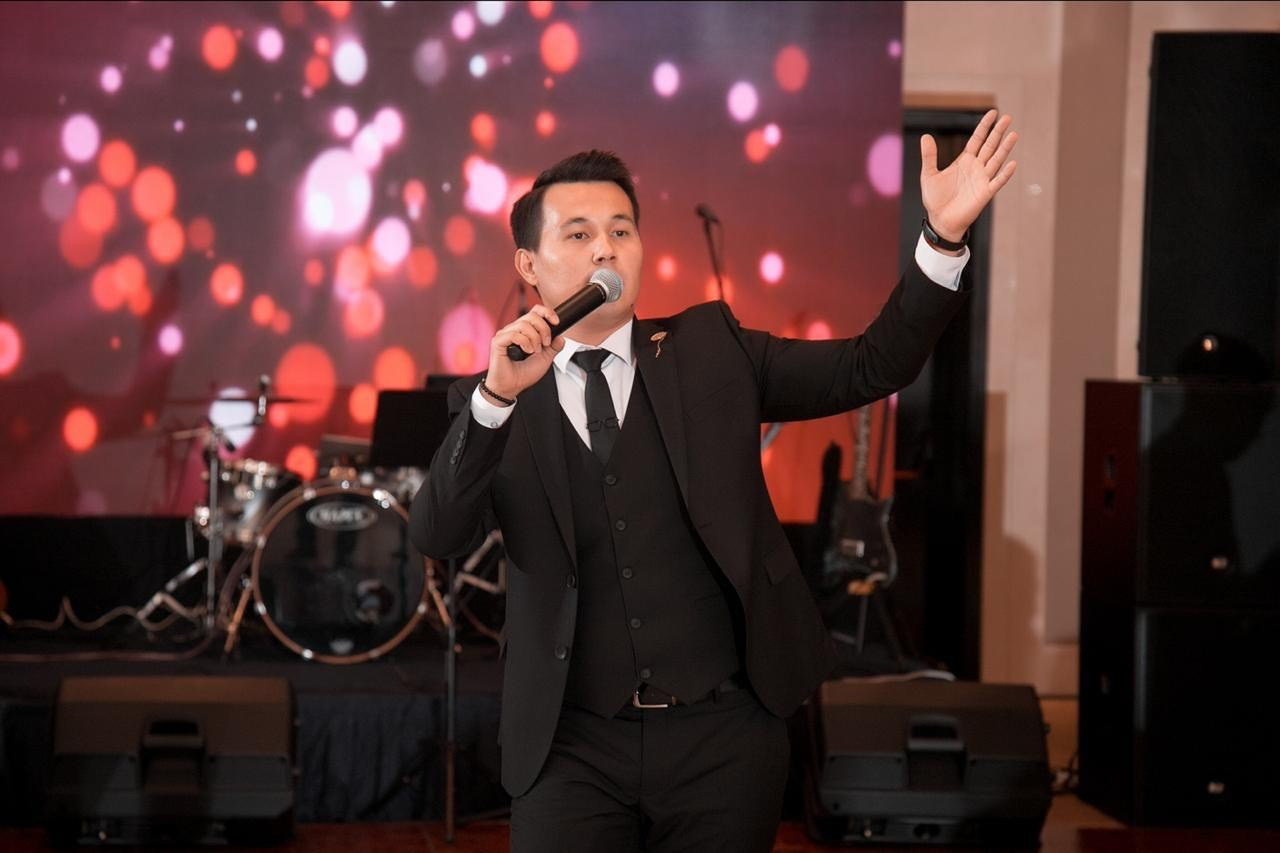 ФОТОГАЛЕРЕЯ. Арман Николаевич — ведущий событий и торжеств