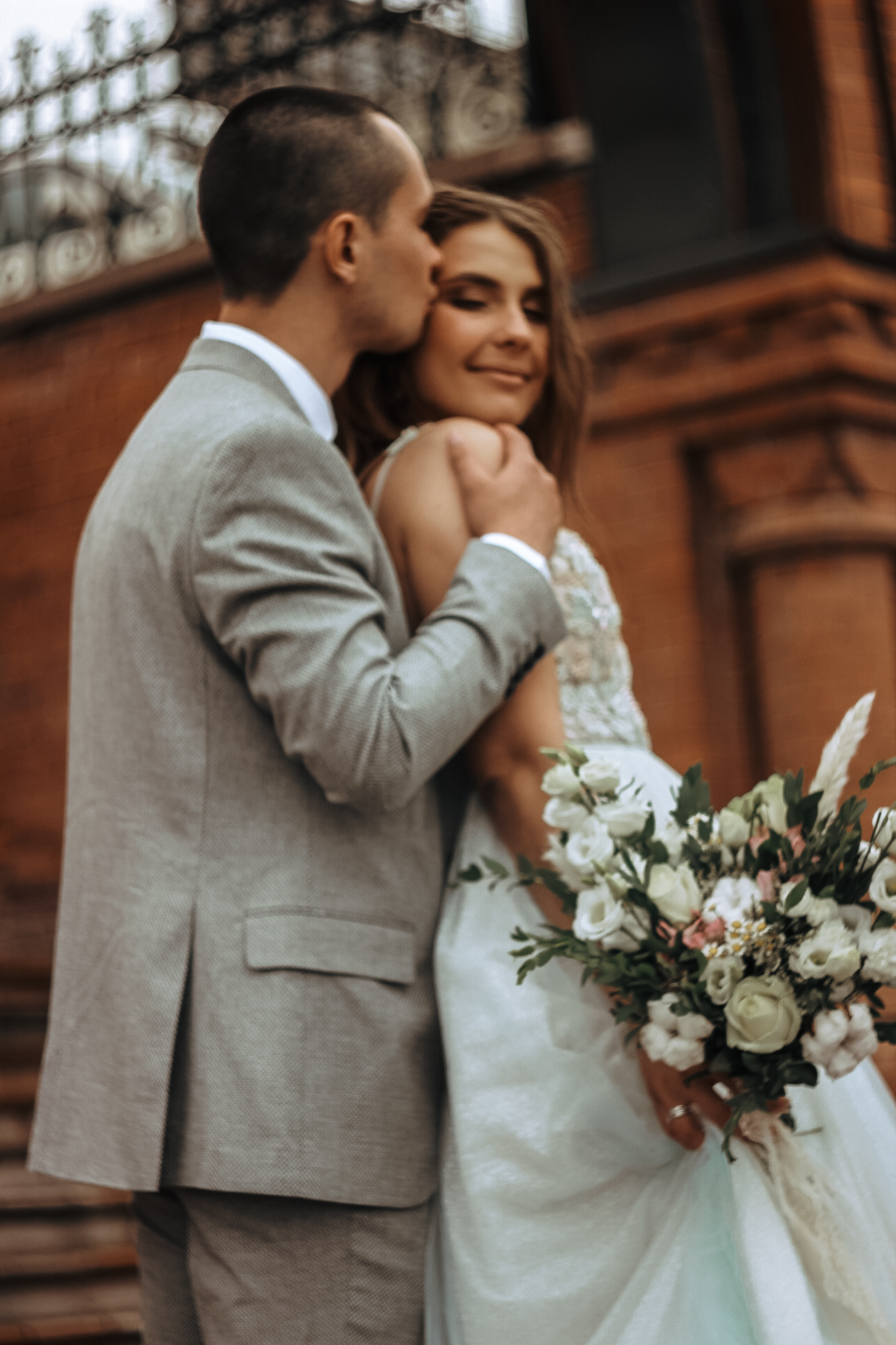 Свадебная фотосессия красивой пары в Новосибирске недорого. Семейный фотодуэт Ирина и Николай Власьевы. Фотосессии в Новосибирске