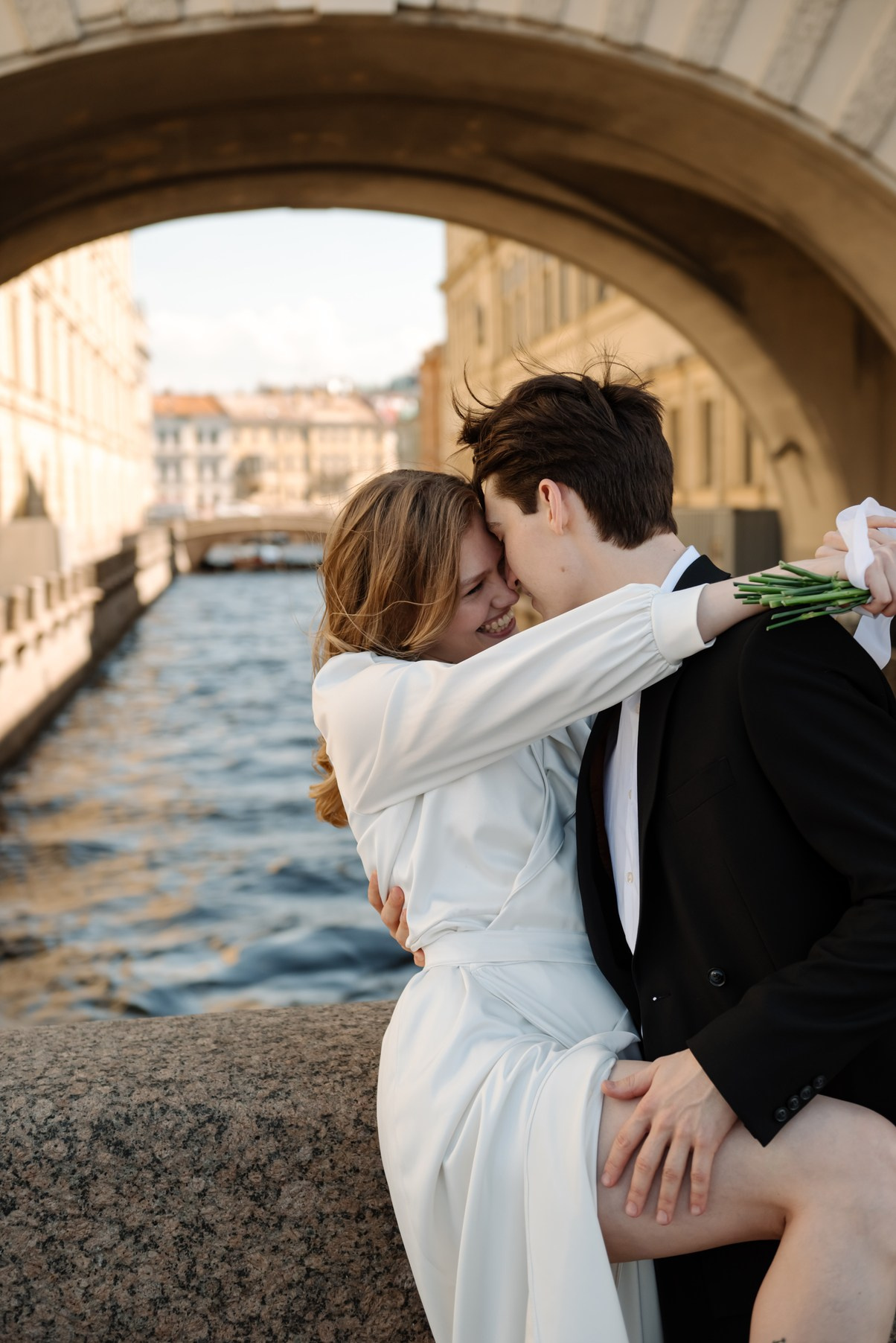 Прогулка у Эрмитажа. Свадебный и сеейный фотограф в Санкт-Петербурге Елена Худякова