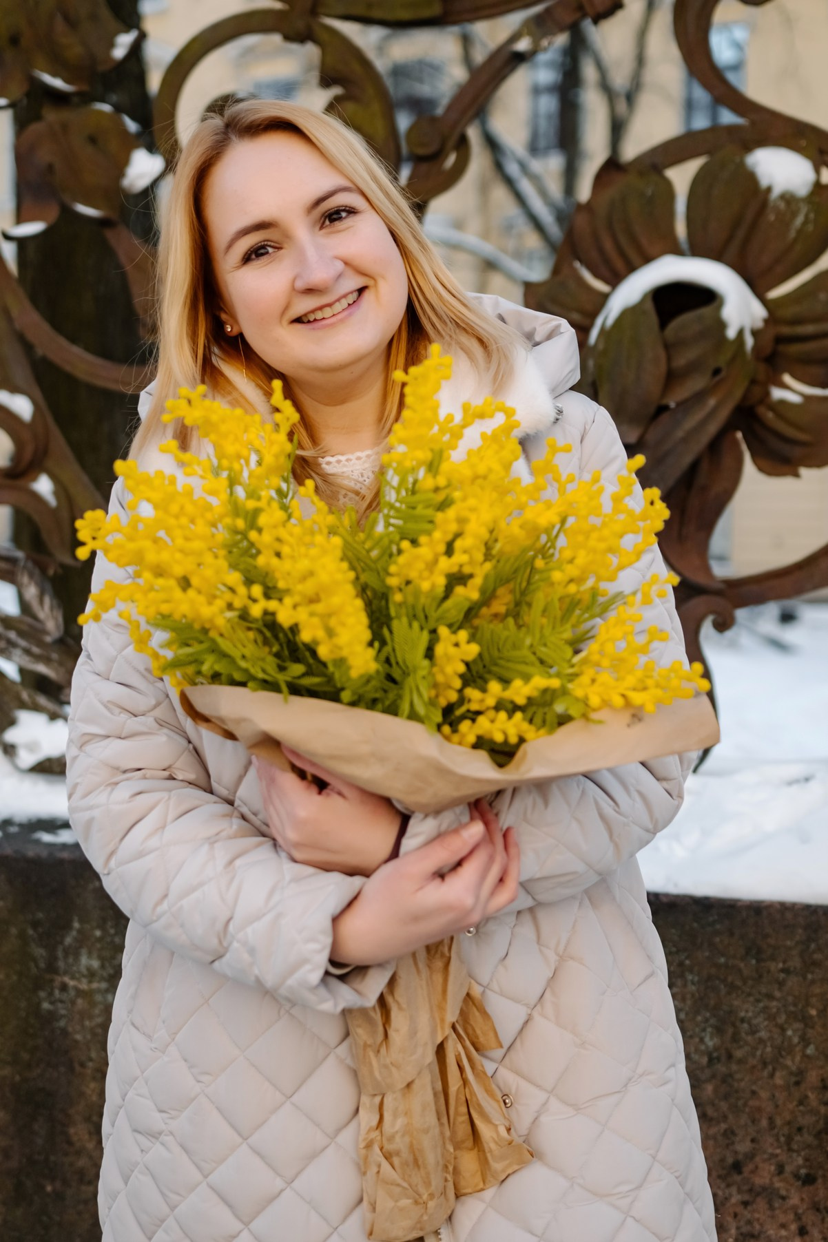 Прогулка с цветами по улицам и каналам. Свадебный и семейный фотограф в Санкт-Петербурге Елена Худякова