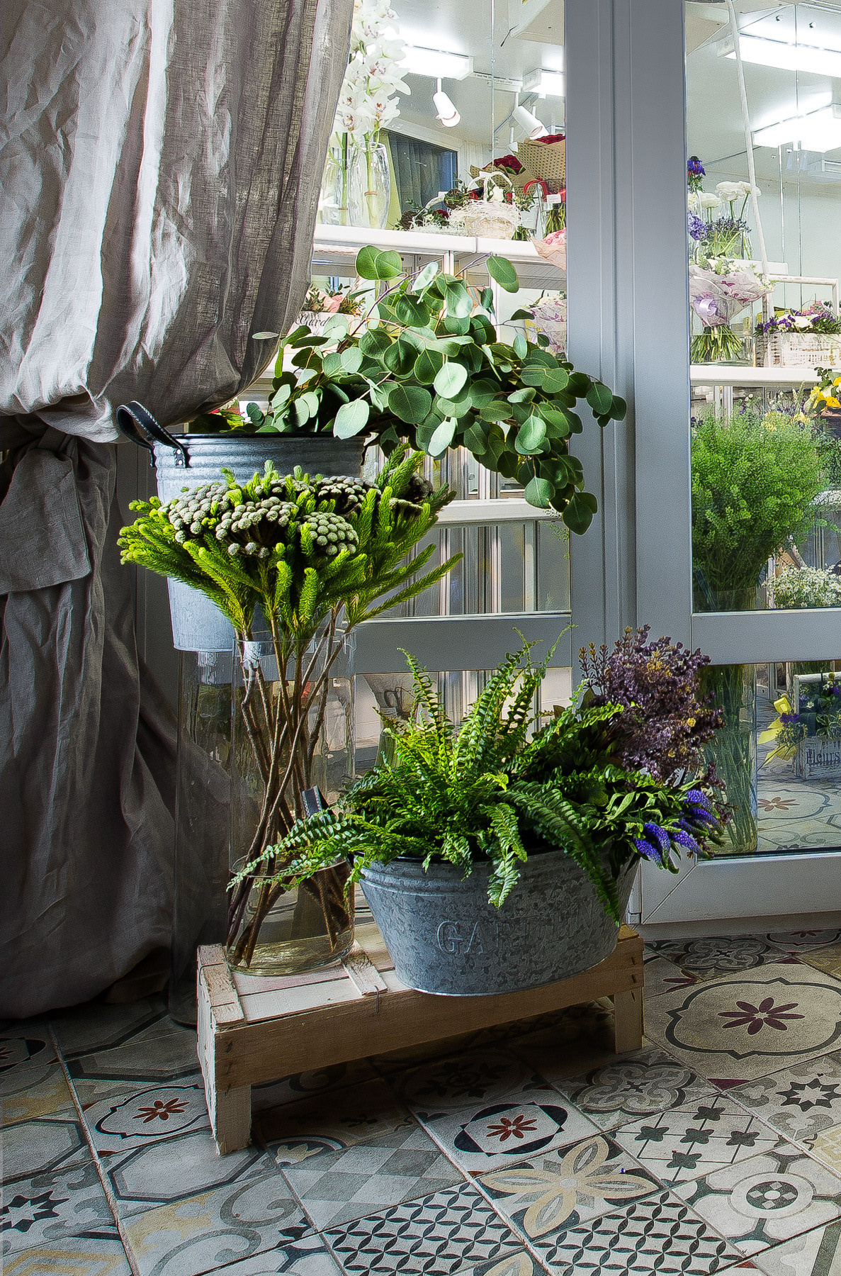 Интерьерная съёмка цветочного магазина. Бизнес-портрет | Хедшот-фотограф | Студия делового портрета в Москве