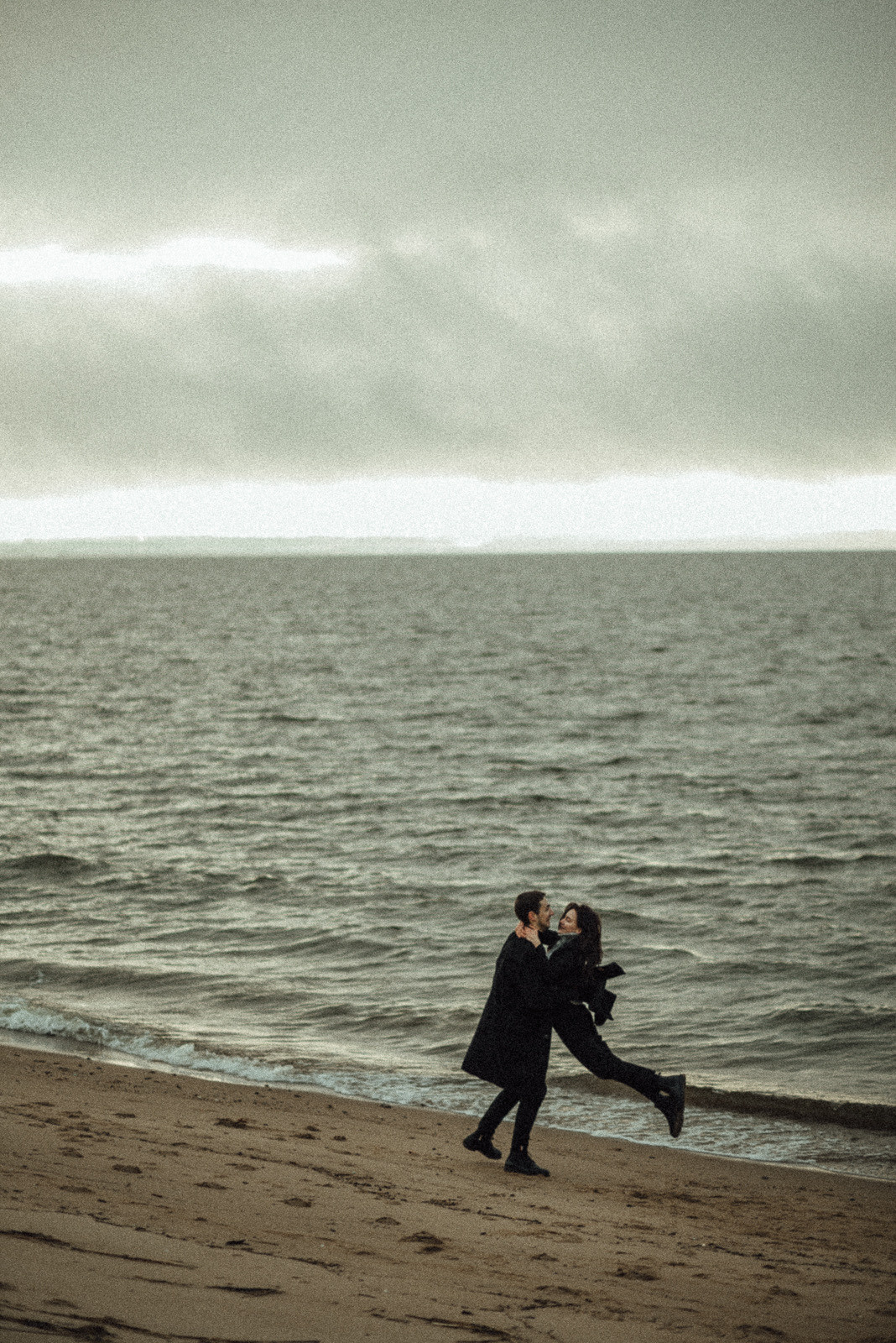 Дождь и солнце (Юля + Илья). Лайфстайл фотограф в Чебоксарах и Санкт-Петербурге Тоня Бекнёва