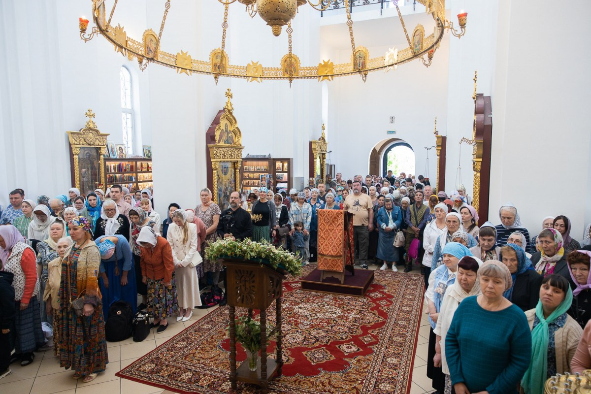 Архиерейское Богослужение в Неделю 4-ю по Пятидесятнице. Саратовское Северо-Западное благочиние