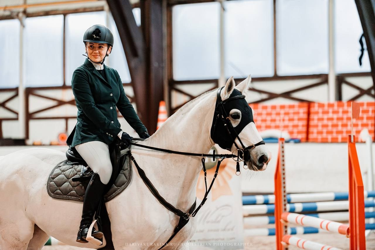ОТКРЫТИЕ ЗИМНЕГО СЕЗОНА ПО КОНКУРУ В КСК «БЕЛАЯ ДАЧА». Куракина Дарья • Конный фотограф