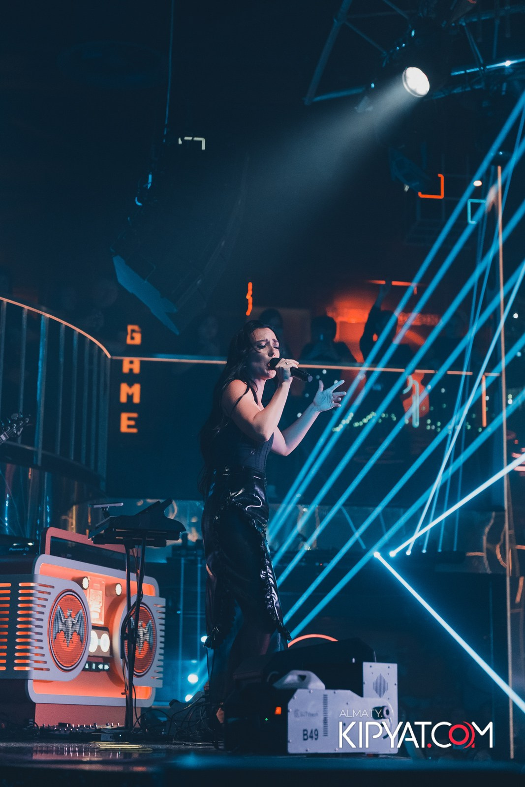 SANTA BARBARA — ВЫСТУПЛЕНИЕ ОЛЬГИ СЕРЯБКИНОЙ. КИПЯТКОМ АЛМАТЫ!