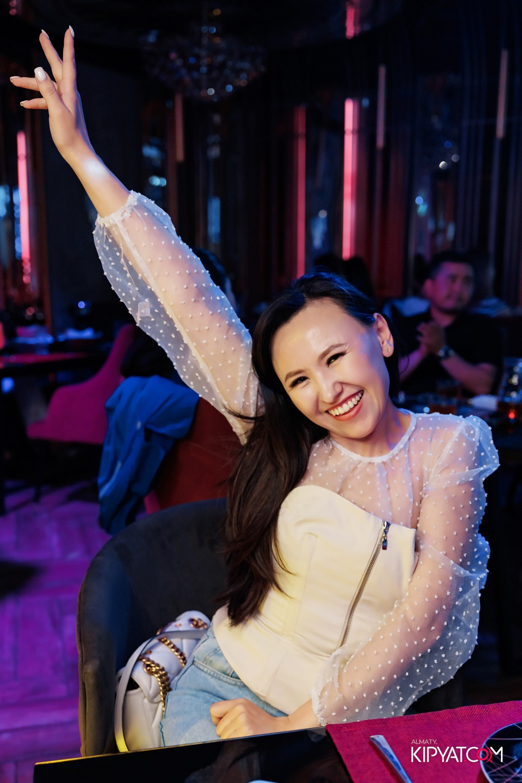 ЗАЯ, НА БИС. КИПЯТКОМ АЛМАТЫ!