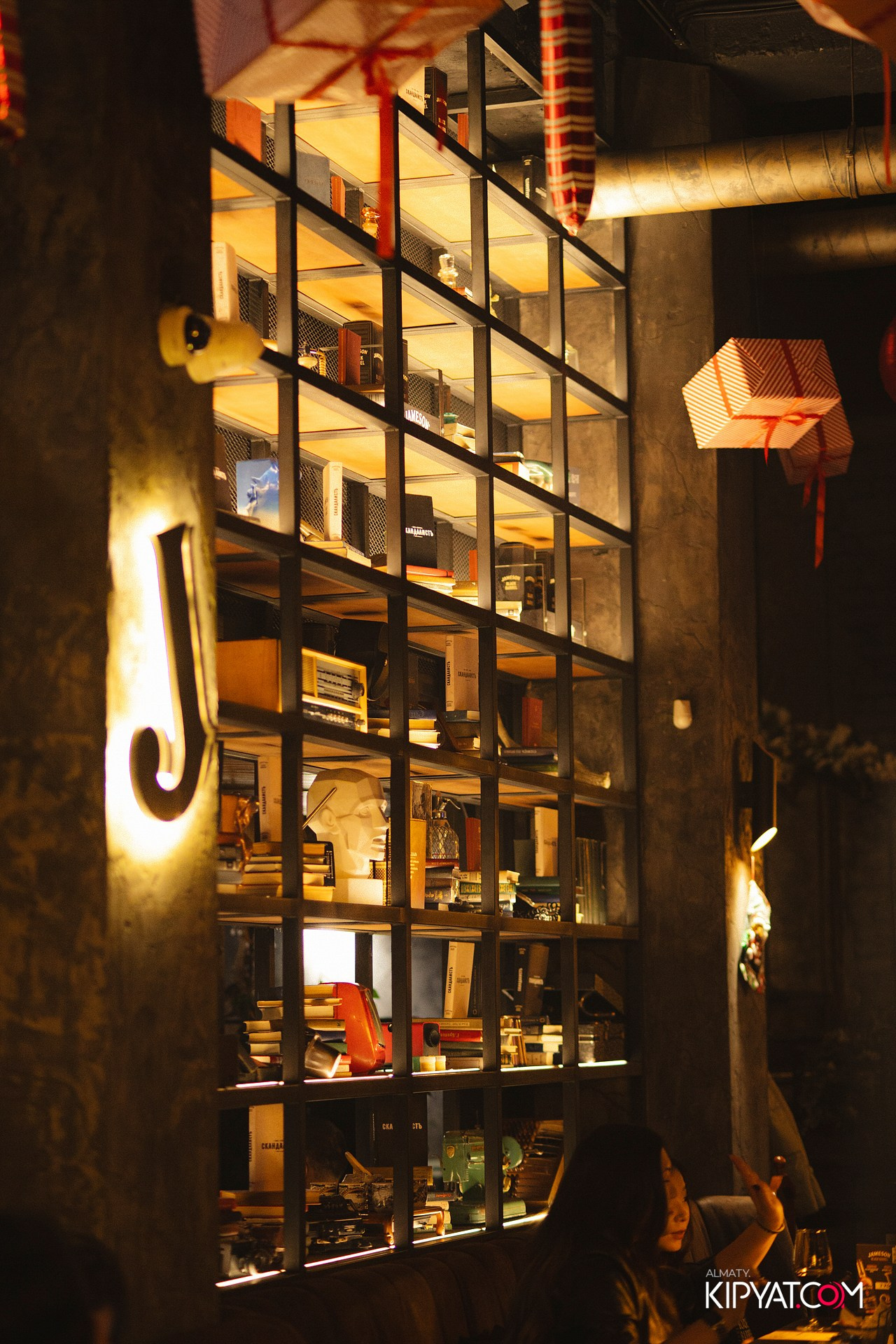 РЕСТО-БАР СКАНДАЛИСТЪ. КИПЯТКОМ АЛМАТЫ! Фотосъемка мероприятий в Алматы