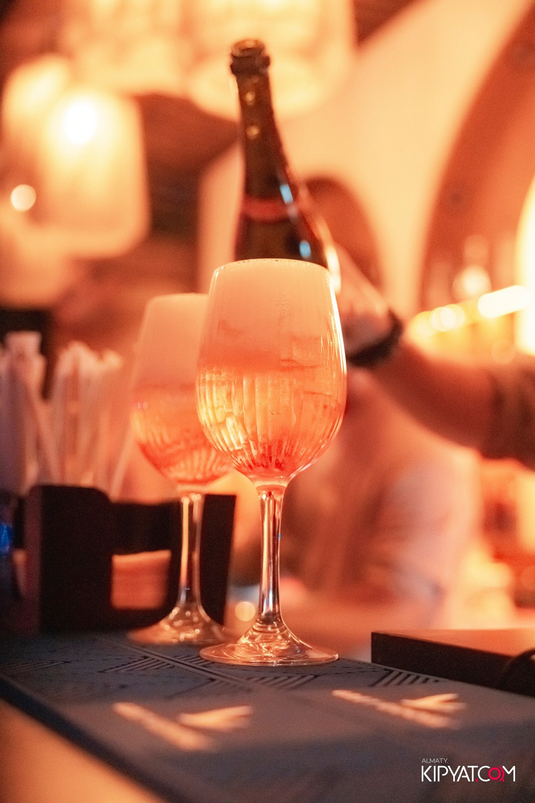 EDEN POOL & BAR. КИПЯТКОМ АЛМАТЫ!