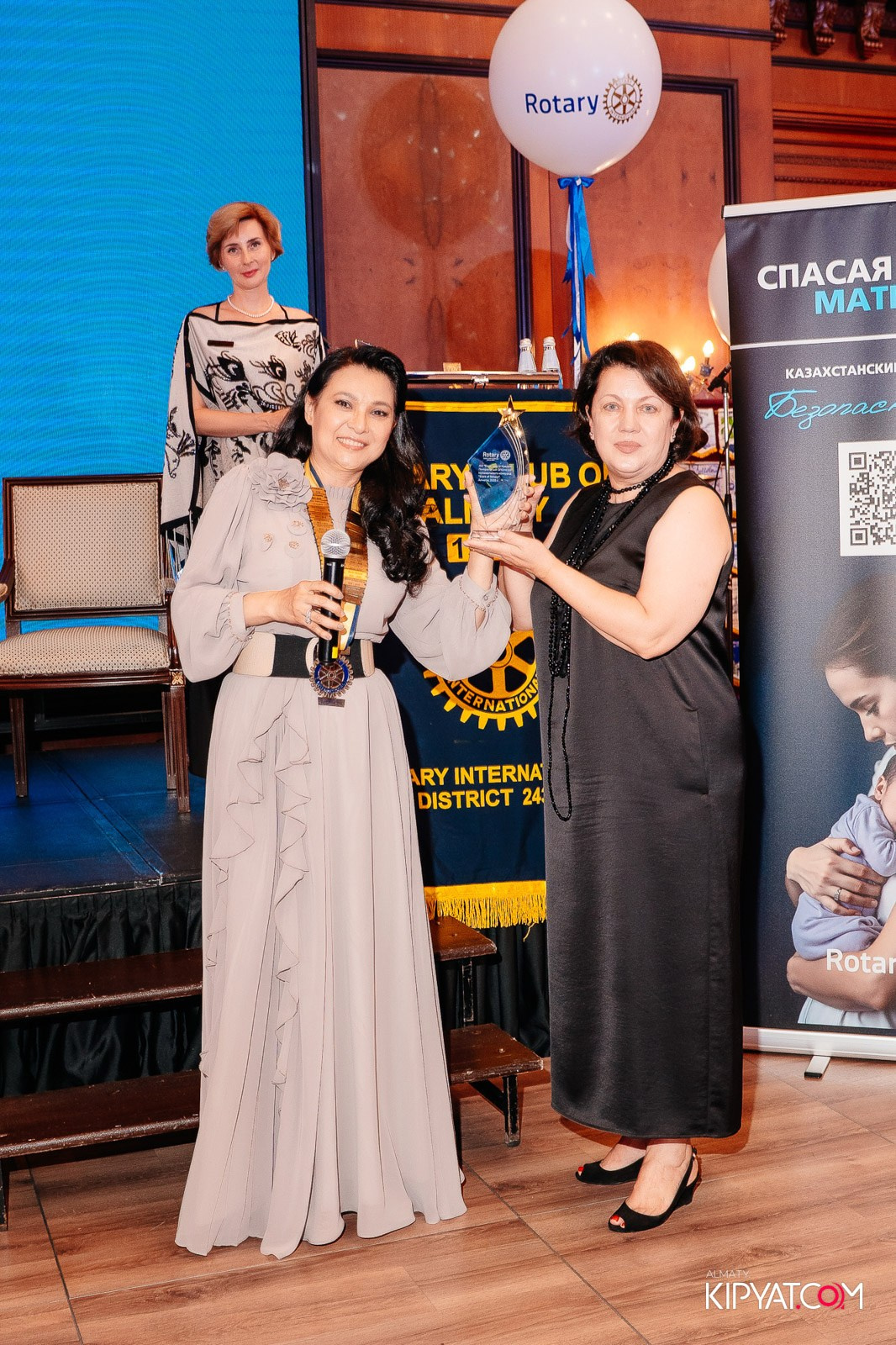 БЛАГОТВОРИТЕЛЬНЫЙ УЖИН В ЧЕСТЬ 30-ЛЕТИЯ ROTARY CLUB OF ALMATY. КИПЯТКОМ АЛМАТЫ!