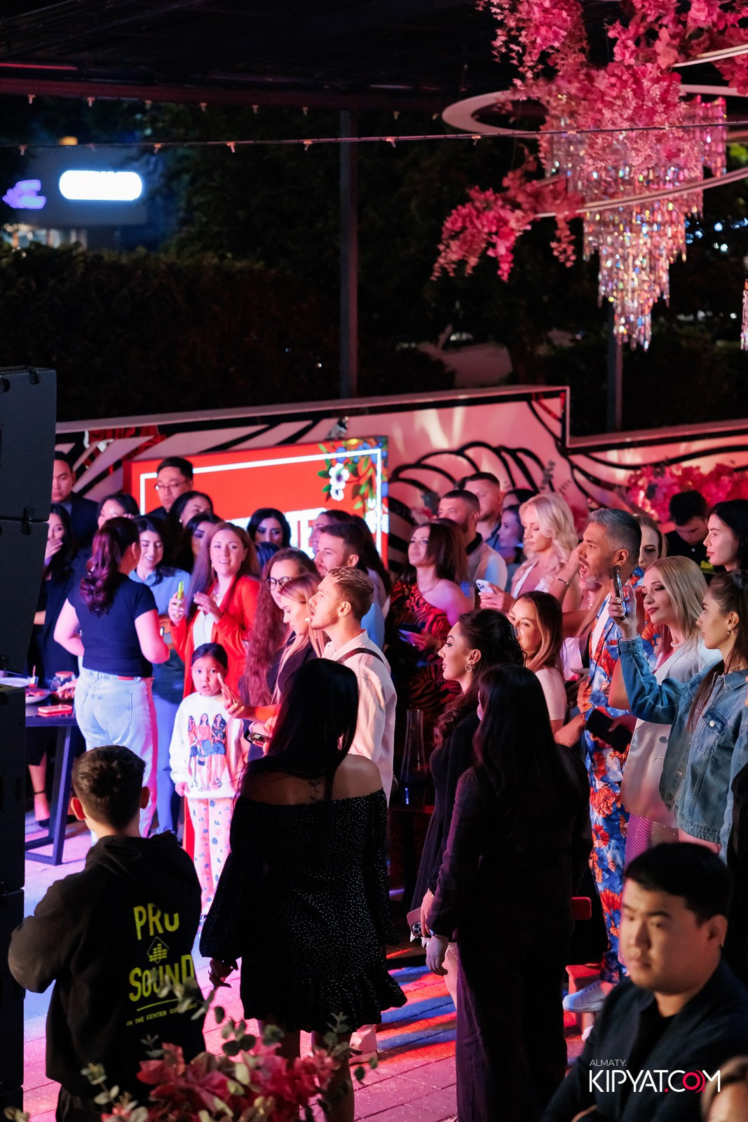 НОДАР РЕВИЯ В «ЗАЯ, НА БИС». КИПЯТКОМ АЛМАТЫ!