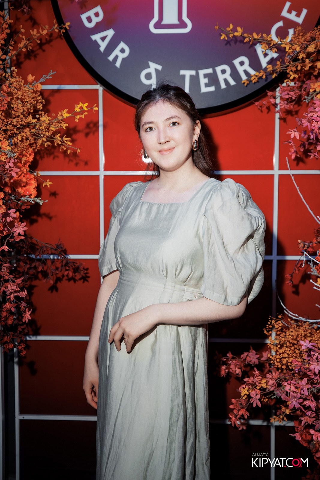 FRIENDS BAR & TERRACE. КИПЯТКОМ АЛМАТЫ!