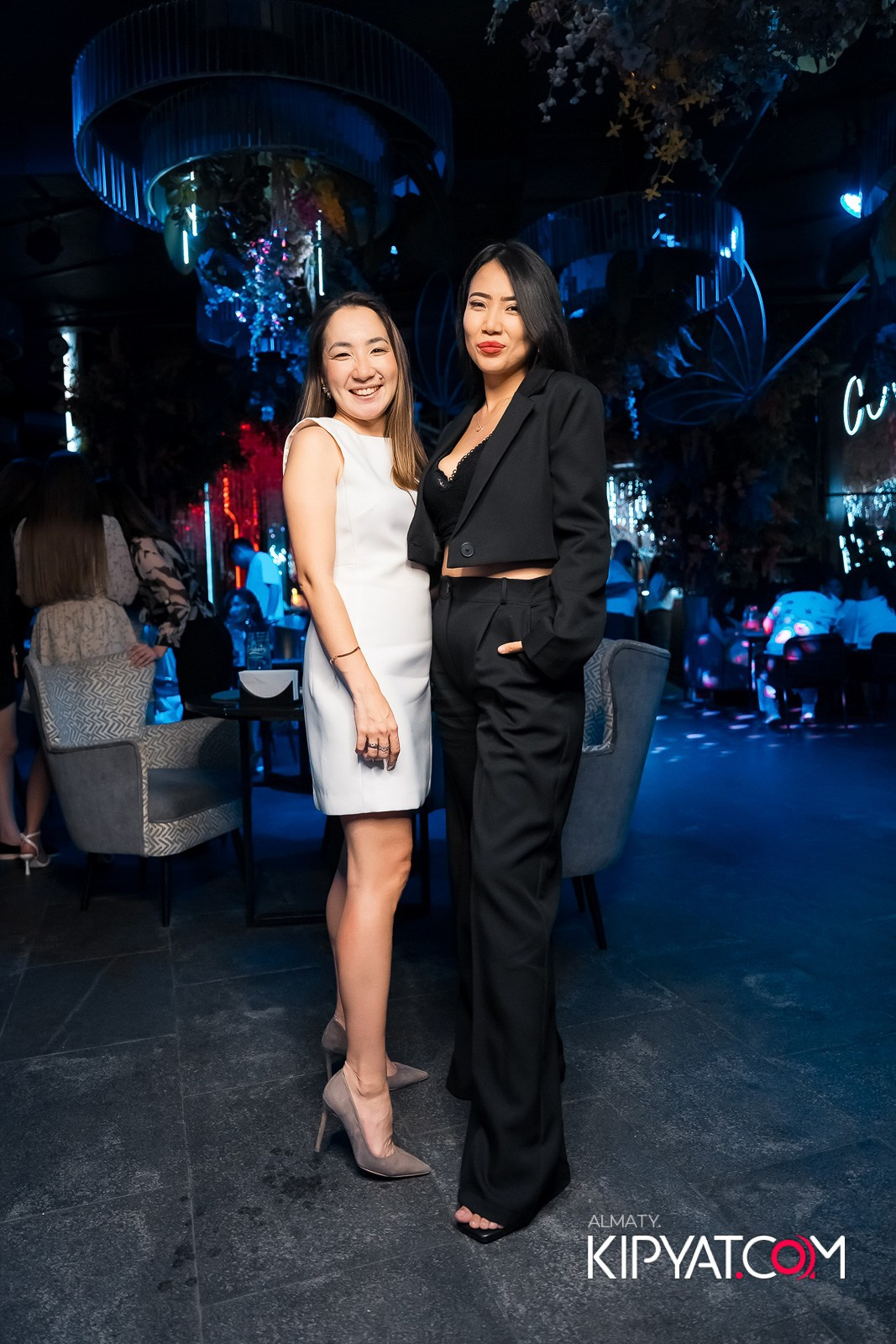 FRIENDS BAR & TERRACE. КИПЯТКОМ АЛМАТЫ!