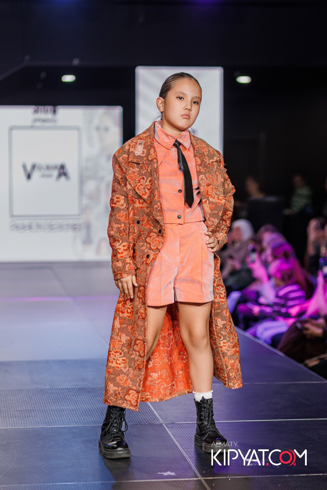 JUNIOR MODELS SHOW В РАМКАХ БЛАГОТВОРИТЕЛЬНОГО ПРОЕКТА МОДА ЗА СЧАСТЬЕ ДЕТЕЙ. КИПЯТКОМ АЛМАТЫ!