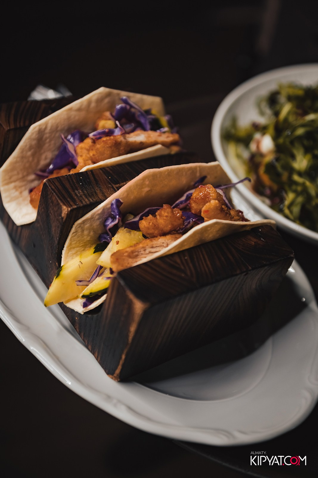 РЕСТО-БАР СКАНДАЛИСТЪ. КИПЯТКОМ АЛМАТЫ!