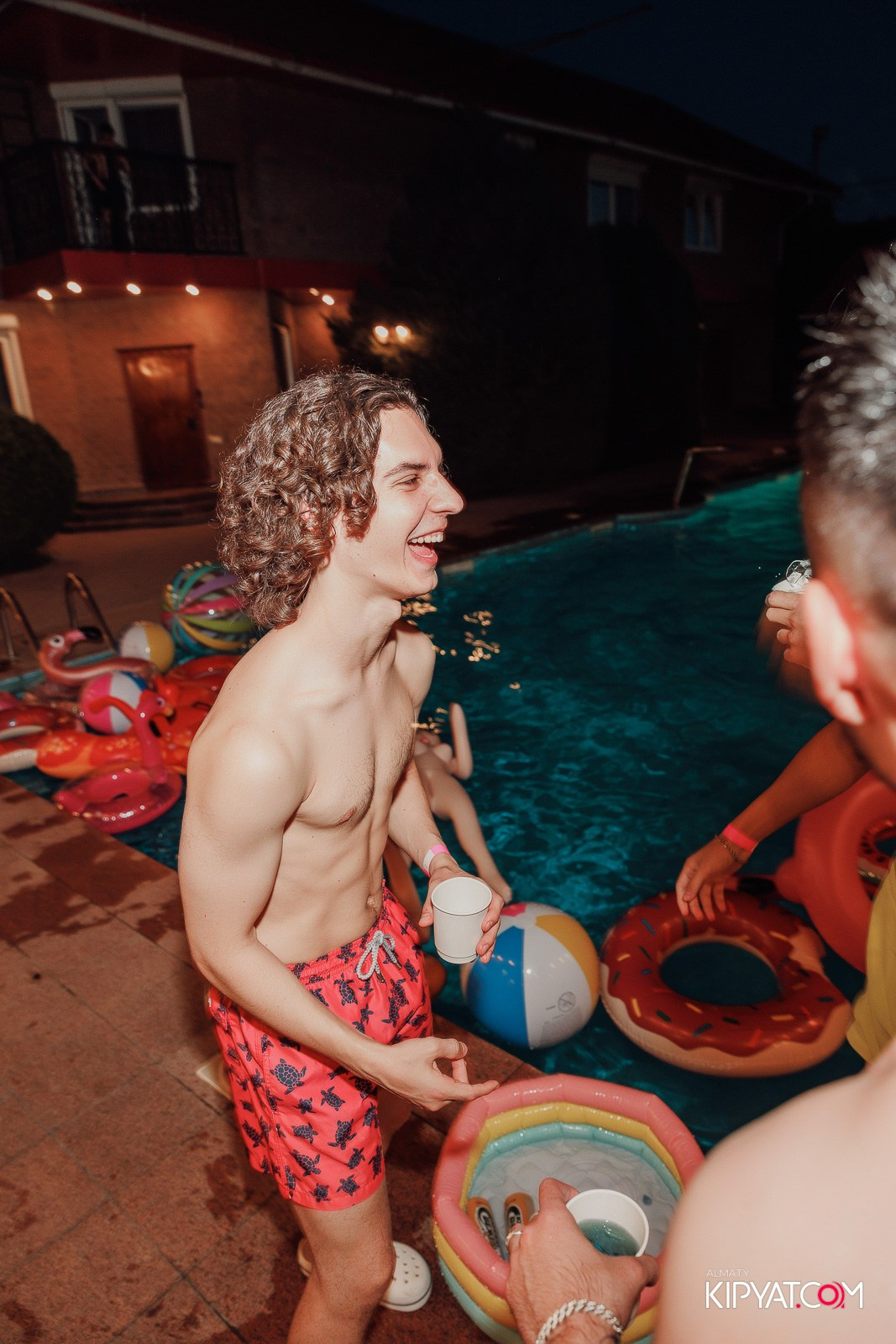 THE MAMA GELA. КИПЯТКОМ АЛМАТЫ! Фотосъемка мероприятий в Алматы