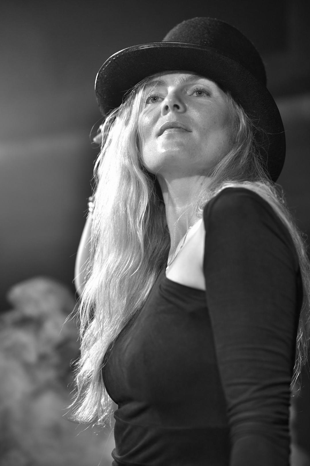 Индивидуальная фотосессия в ночном театре — фотограф Жанна Шестопалова