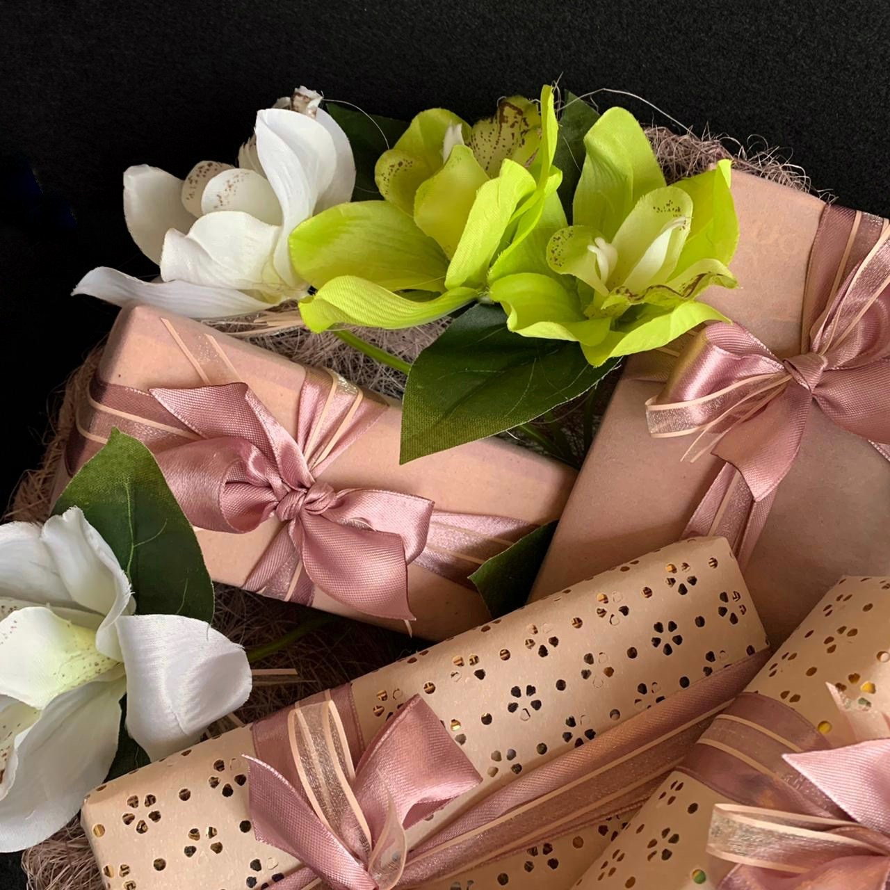 Букет «Игра фактур». Студия подарочных наборов «Владия»