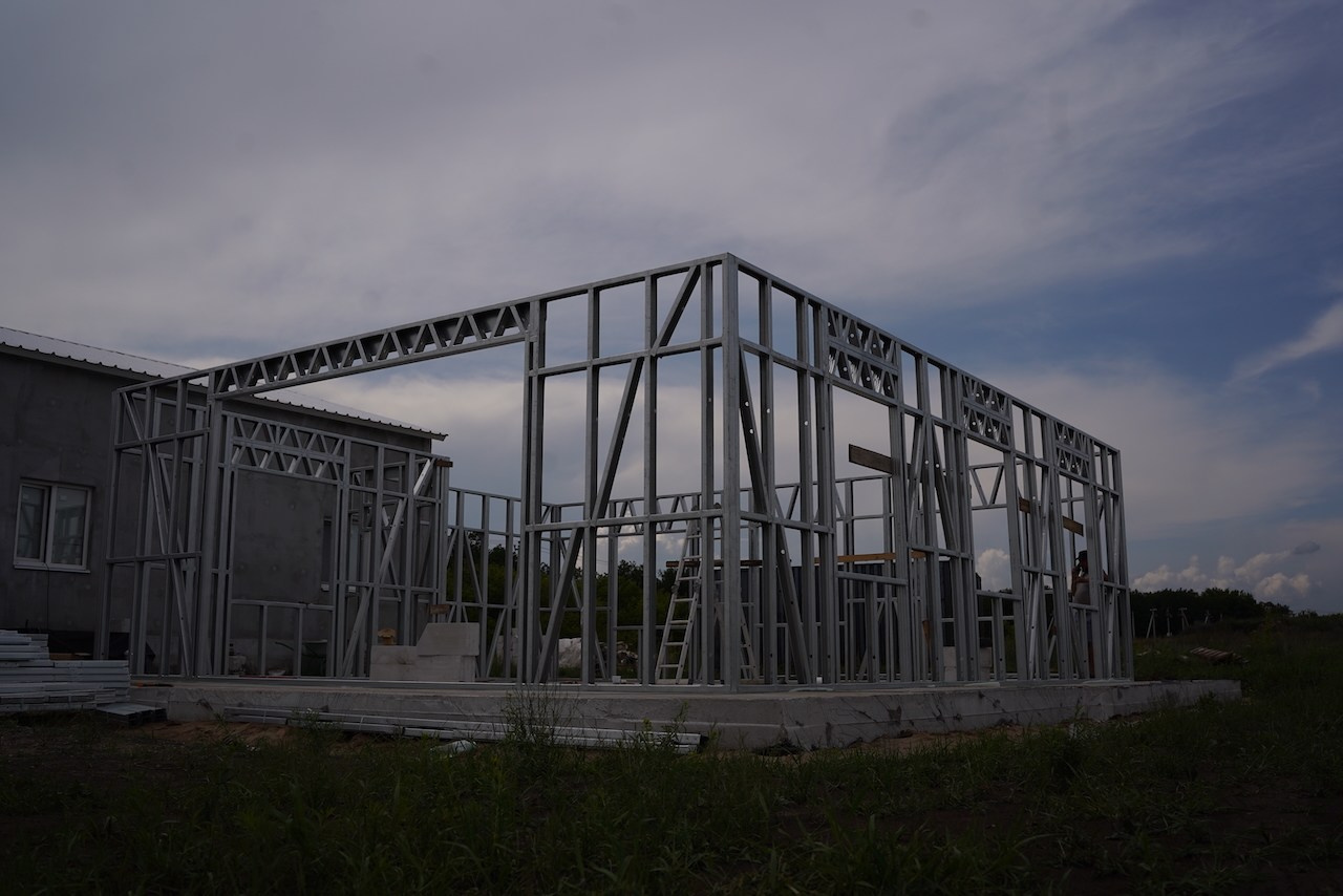 Стройка ЛСТК. Das House