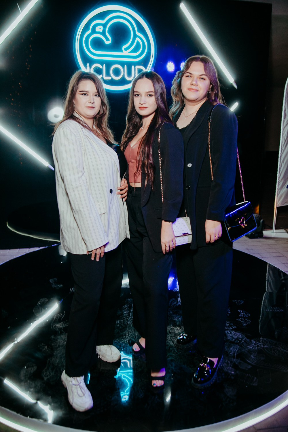 Презентация «Iphone 15». Свадебный и детский фотограф в Волгограде Слава Белов