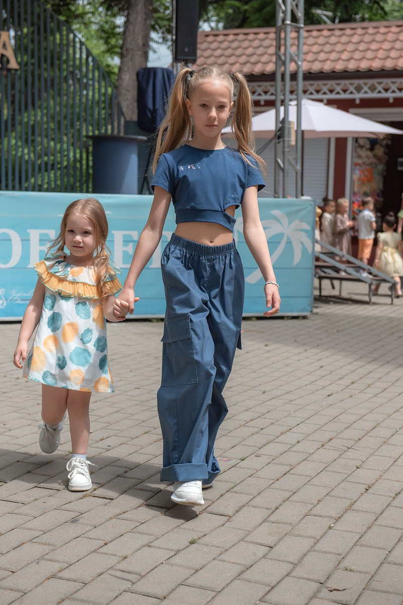 Парк Ривьера дефиле HAPPYkids. Семейный и коммерческий фотограф в Сочи Александр Бодунов