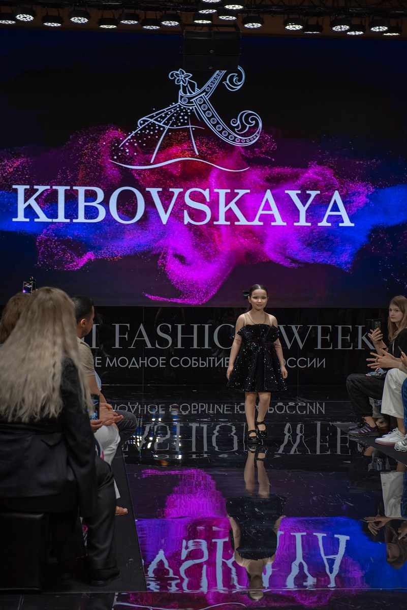 SochiFashionWeek2024 дизайнер Кибовская. Семейный и коммерческий фотограф в Сочи Александр Бодунов