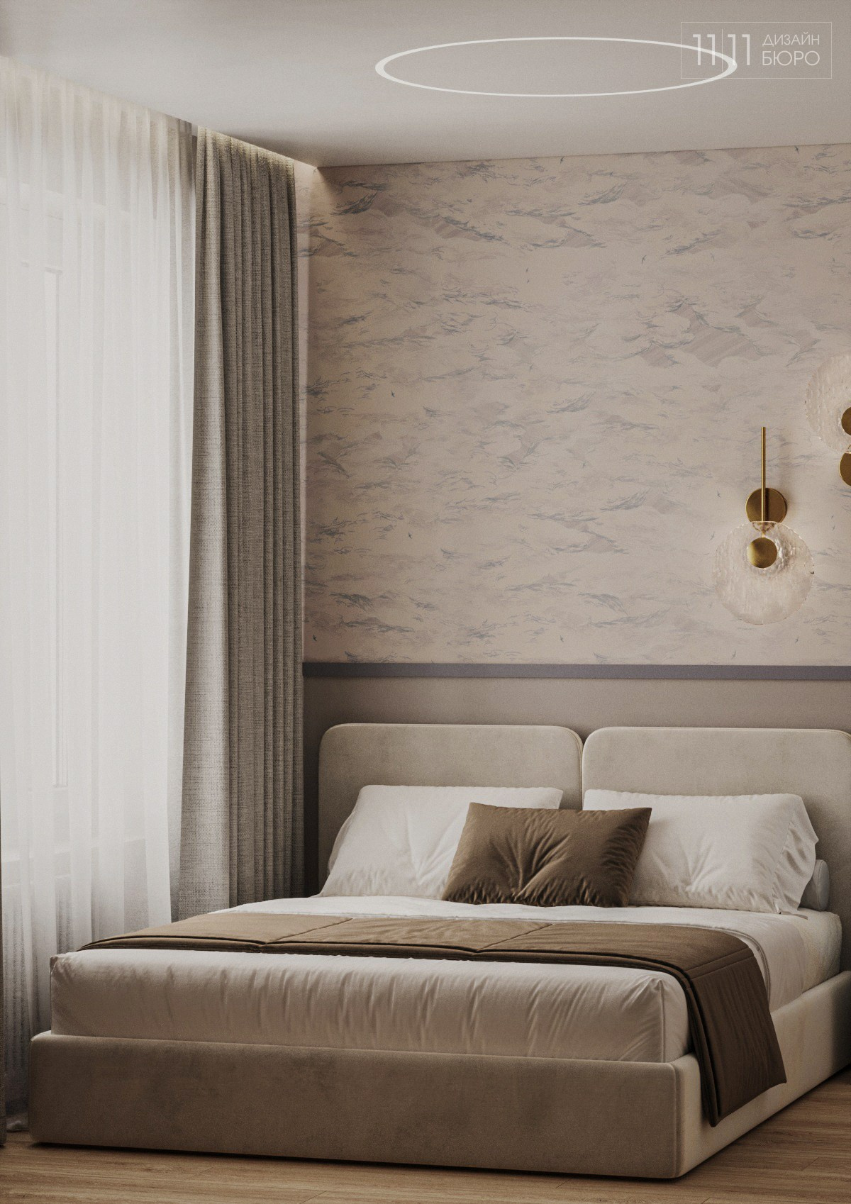 Мягкая кровать в спальне в бежевых тонах