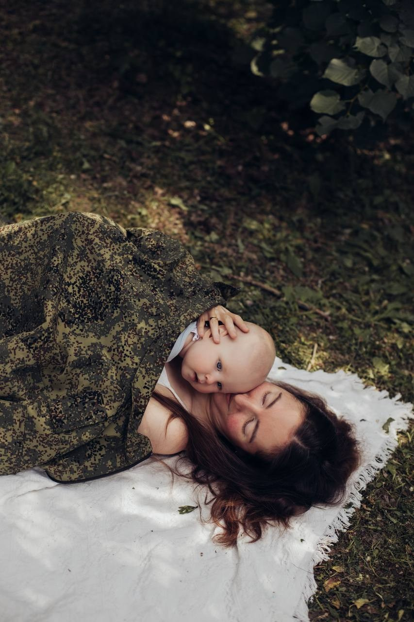 Фотовыставка ZA ЛЮБОВЬ. «Жены Героев. Алтайский Край»