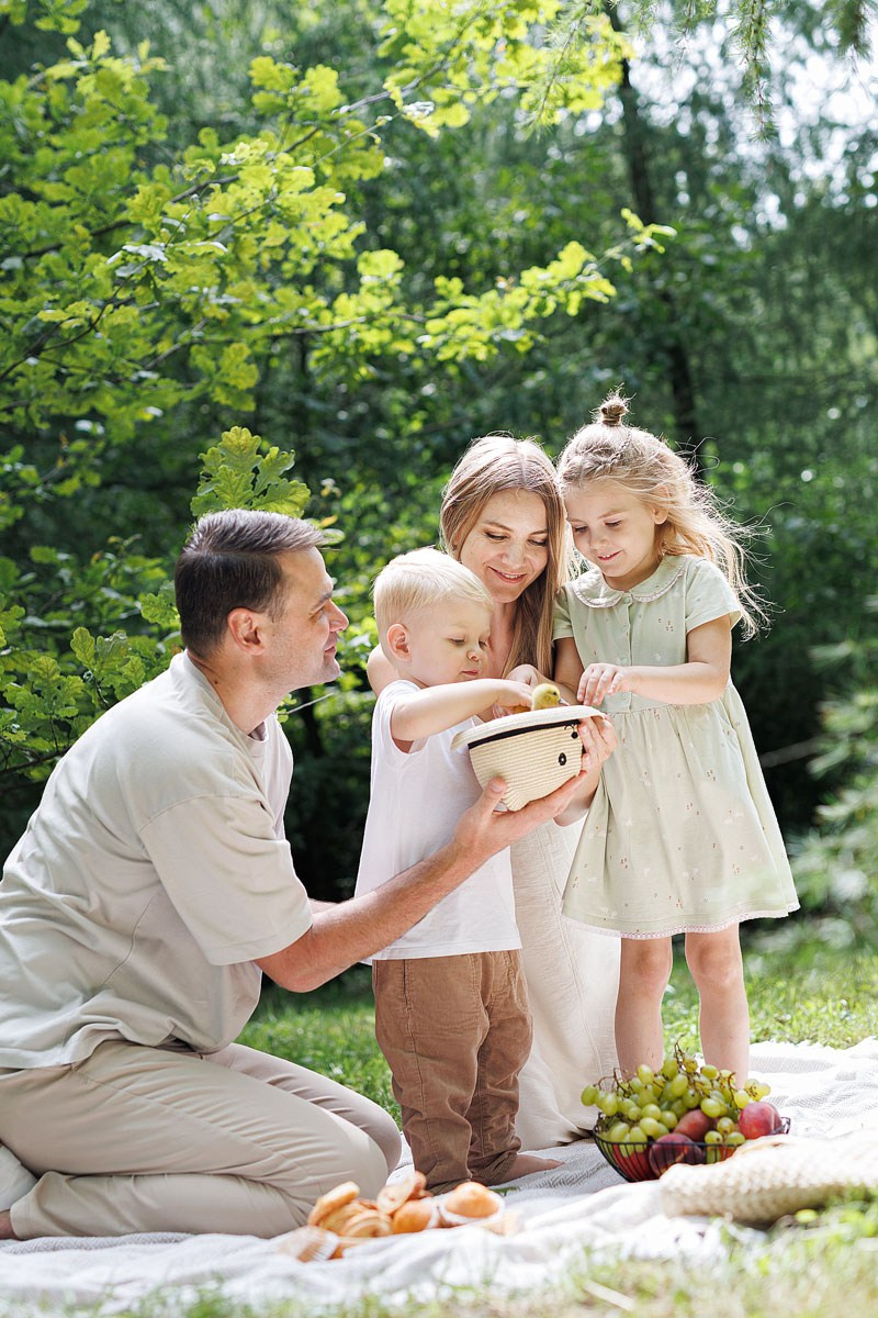 Семейная прогулка по парку Сокольники. Детский и семейный фотограф Домодедово