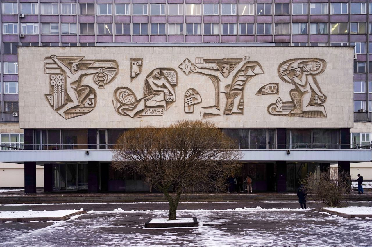 30.11.2024 // Фотоэкскурсия по Воробьевым горам с your_guide_msk. Фотовыставки serebro.gallery, в которых автором можешь стать ты! | Москва