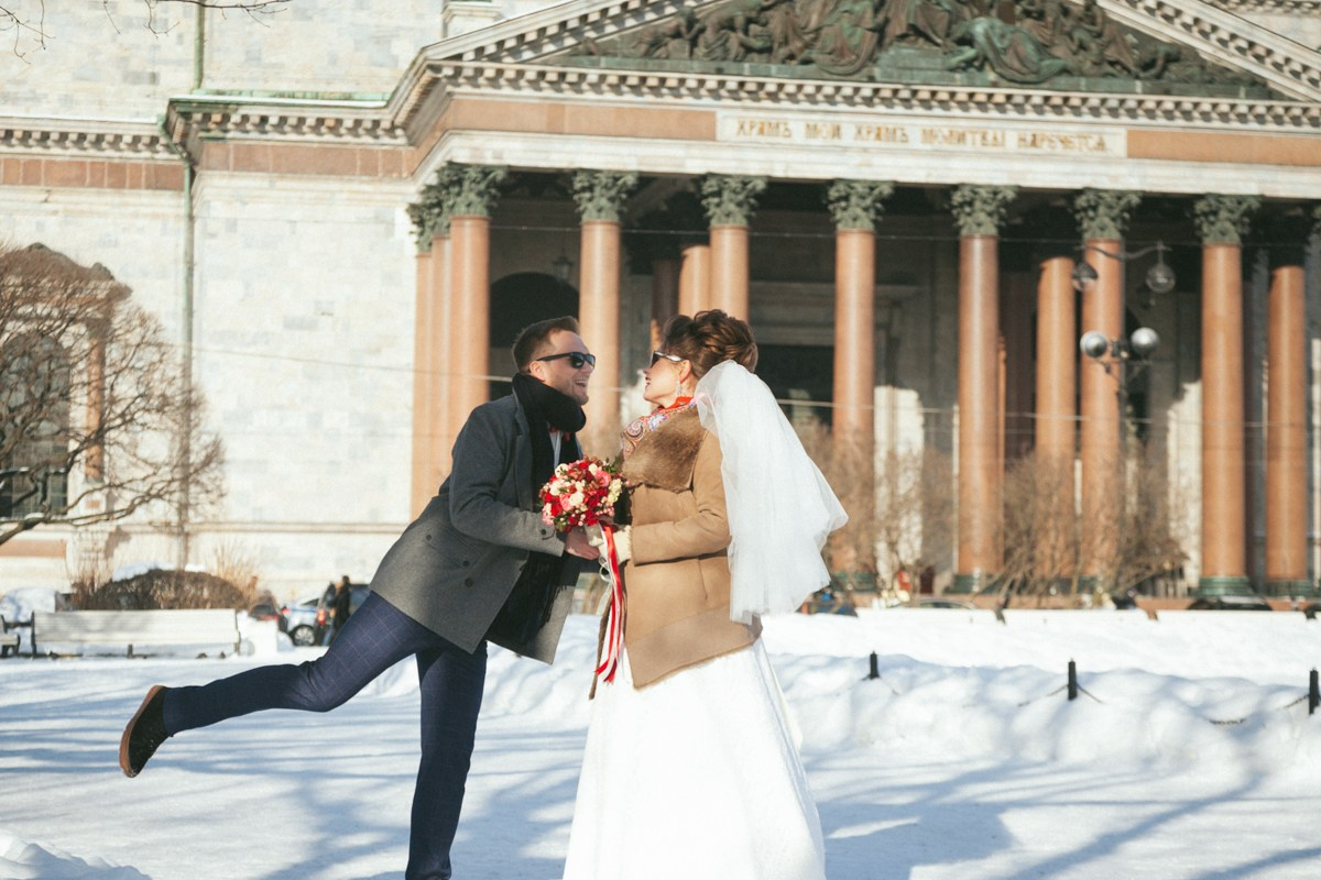 Зимняя свадебная фотосъемка в Санкт-Петербурге. Фотограф крещение венчание в Петербурге! Помогает подобрать храм и посоветовал душевного батюшку в СПб