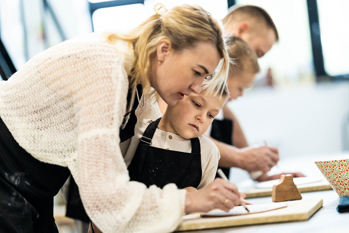 Семейные истории в гончарной мастерской. Детский и семейный фотограф Домодедово