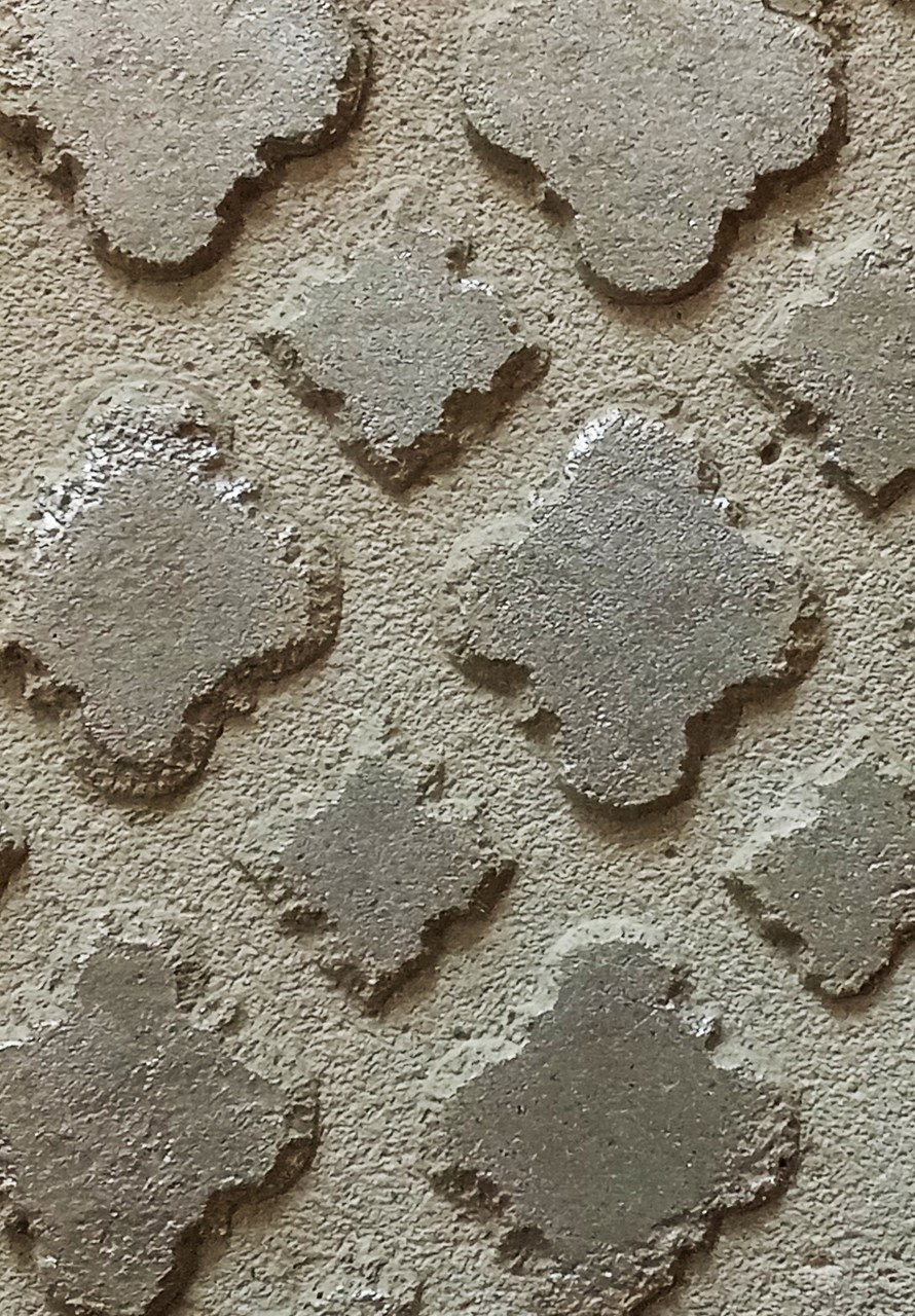 Гипсовая плитка с орнаментом