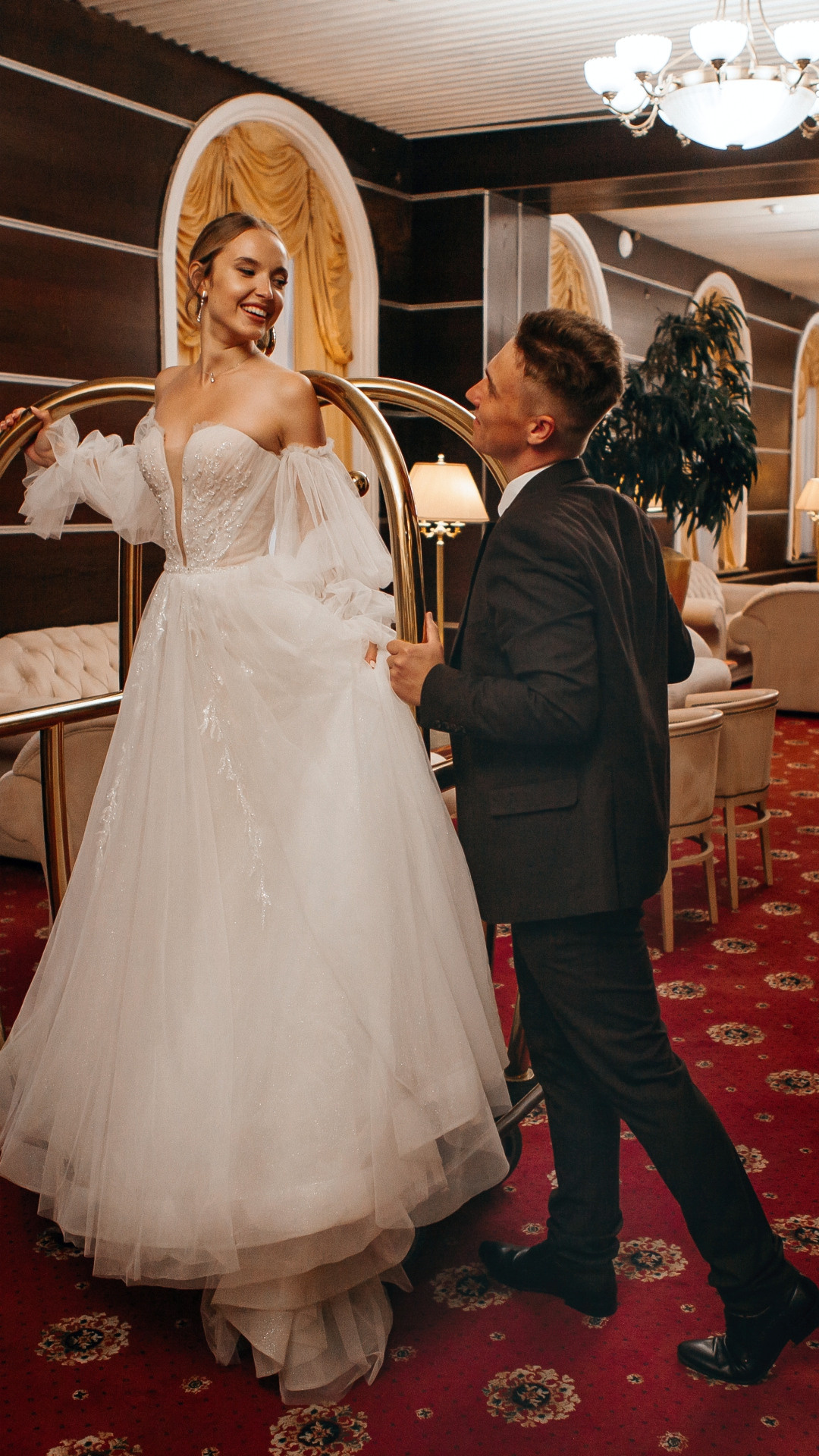 Фотосессия в холле отеля интурист