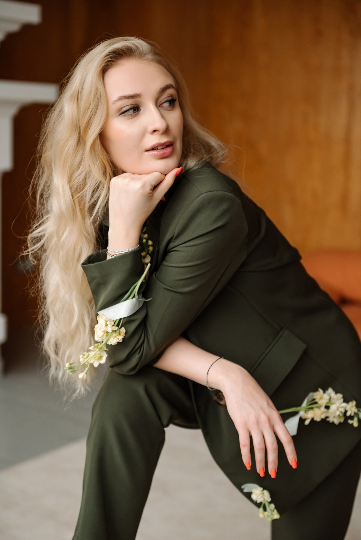 Индивидуальная. Деловой образ с цветами. Свадебный и сеейный фотограф в Санкт-Петербурге Елена Худякова
