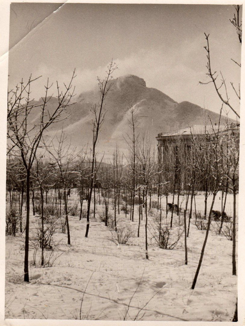 Памятник Лермонтову. Фотоальбом истории города Лермонтов