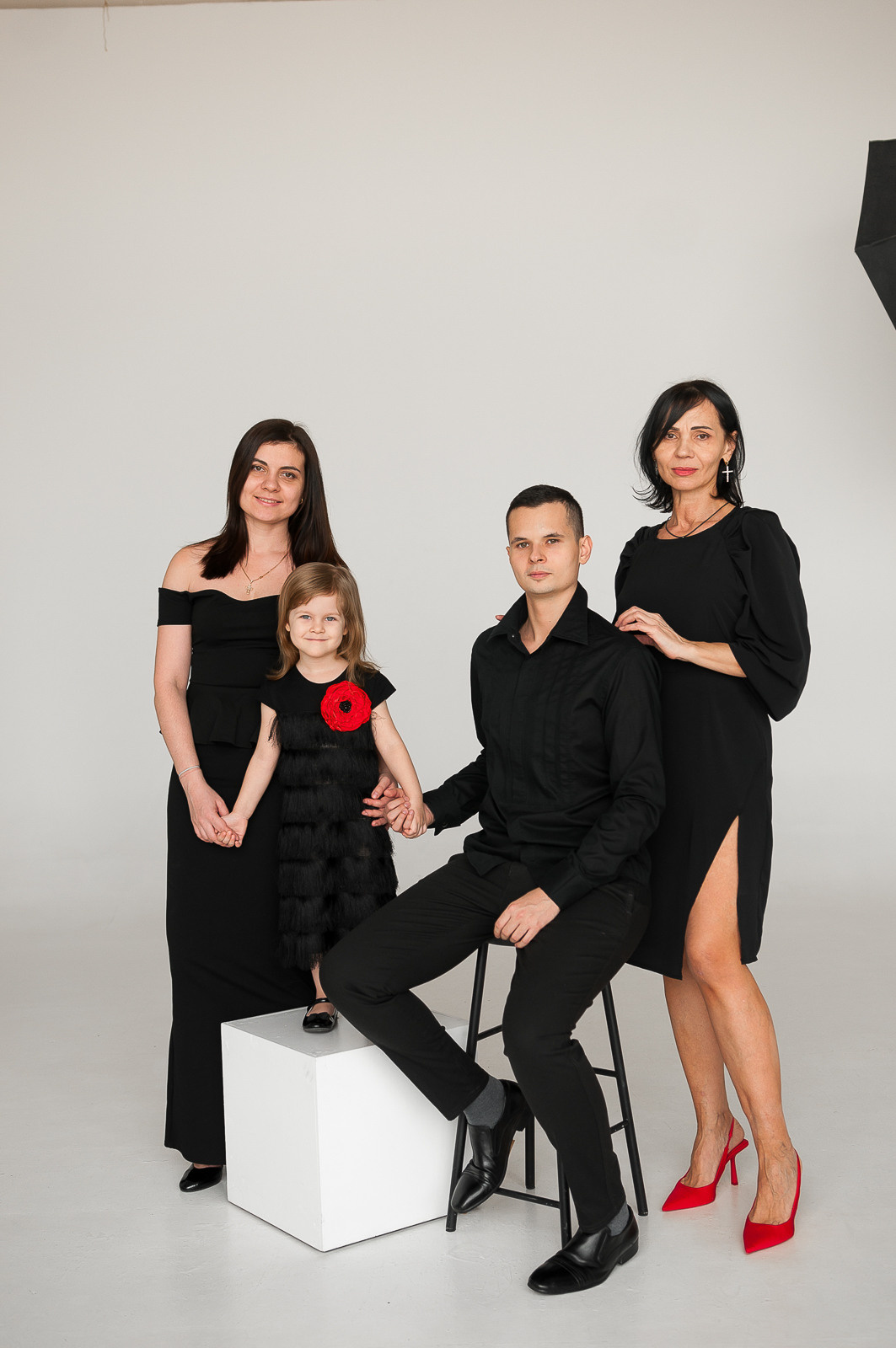 Family photoshoot_Марина, Даша, Андрей и Эмилия. Свадебный и семейный фотограф в Минске Яна Новак