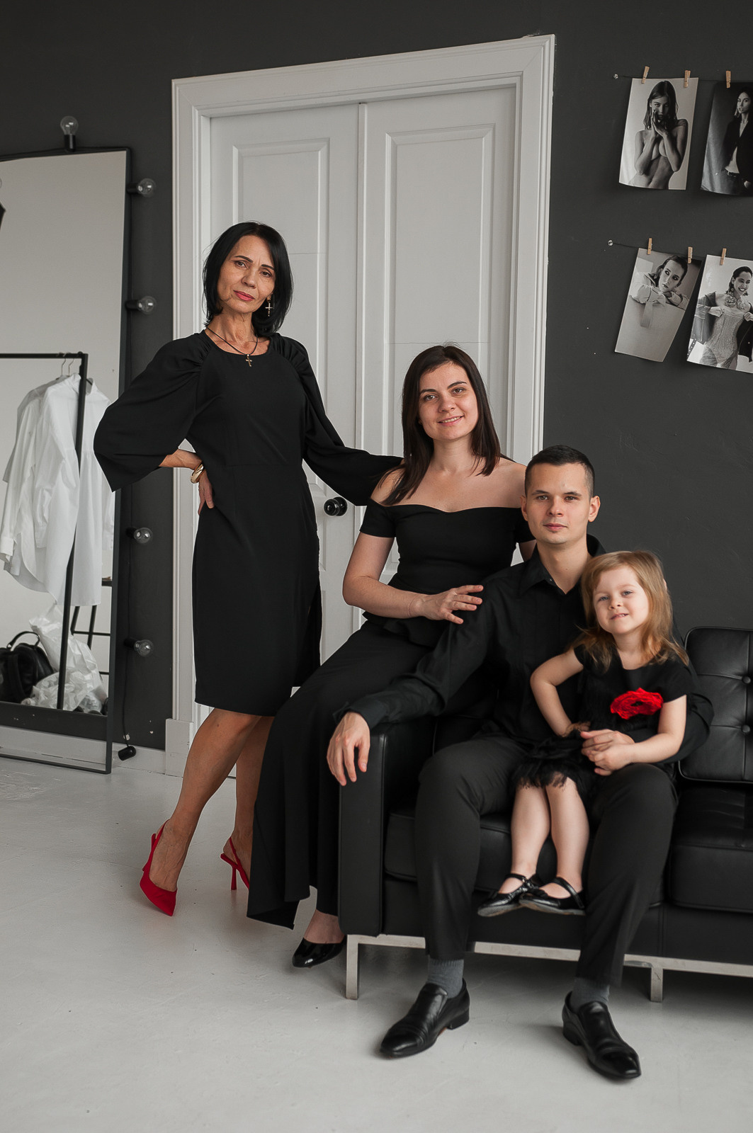 Family photoshoot_Марина, Даша, Андрей и Эмилия. Свадебный и семейный фотограф в Минске Яна Новак