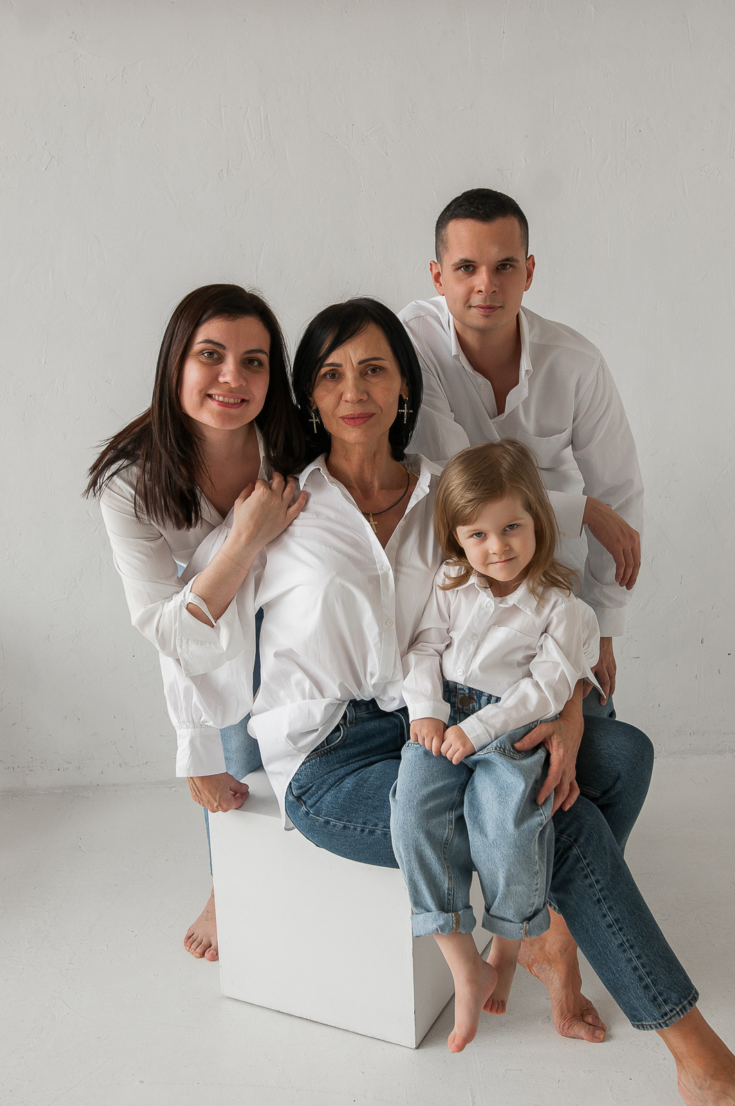 Family photoshoot_Марина, Даша, Андрей и Эмилия. Свадебный и семейный фотограф в Минске Яна Новак