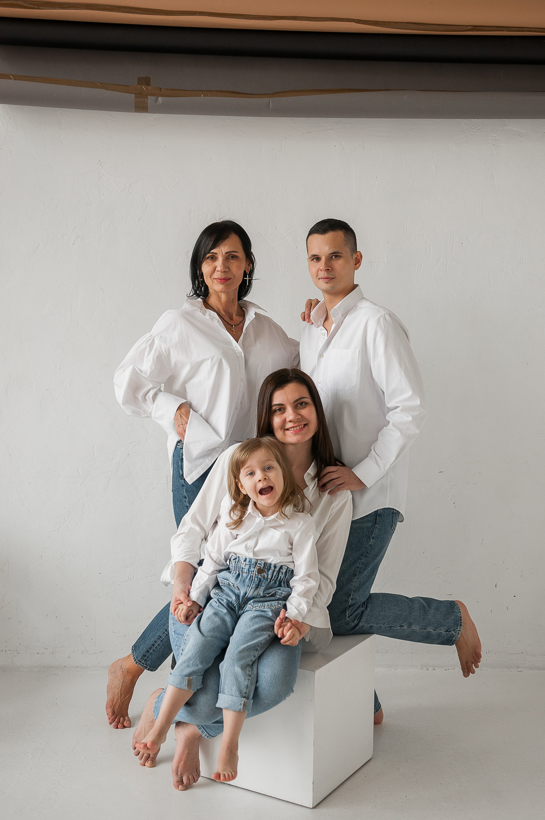 Family photoshoot_Марина, Даша, Андрей и Эмилия. Свадебный и семейный фотограф в Минске Яна Новак