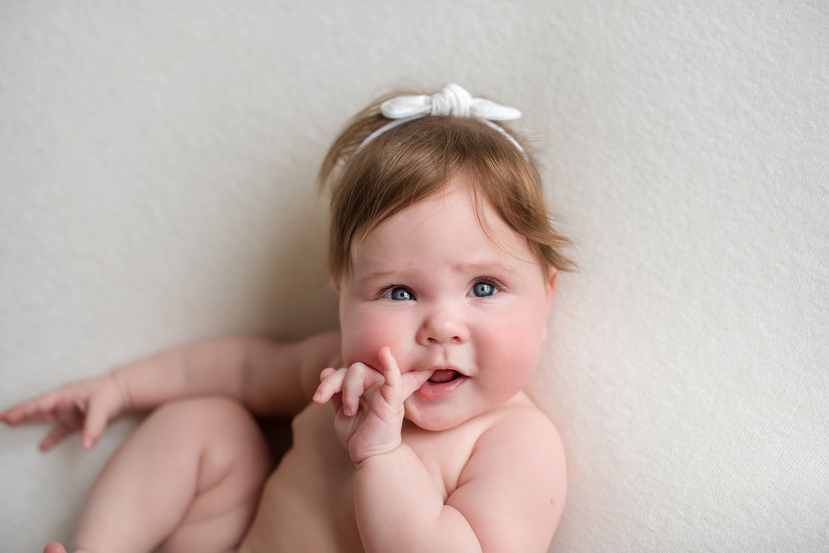 София 9 месяцев. Фотограф новорожденных Елена Панова