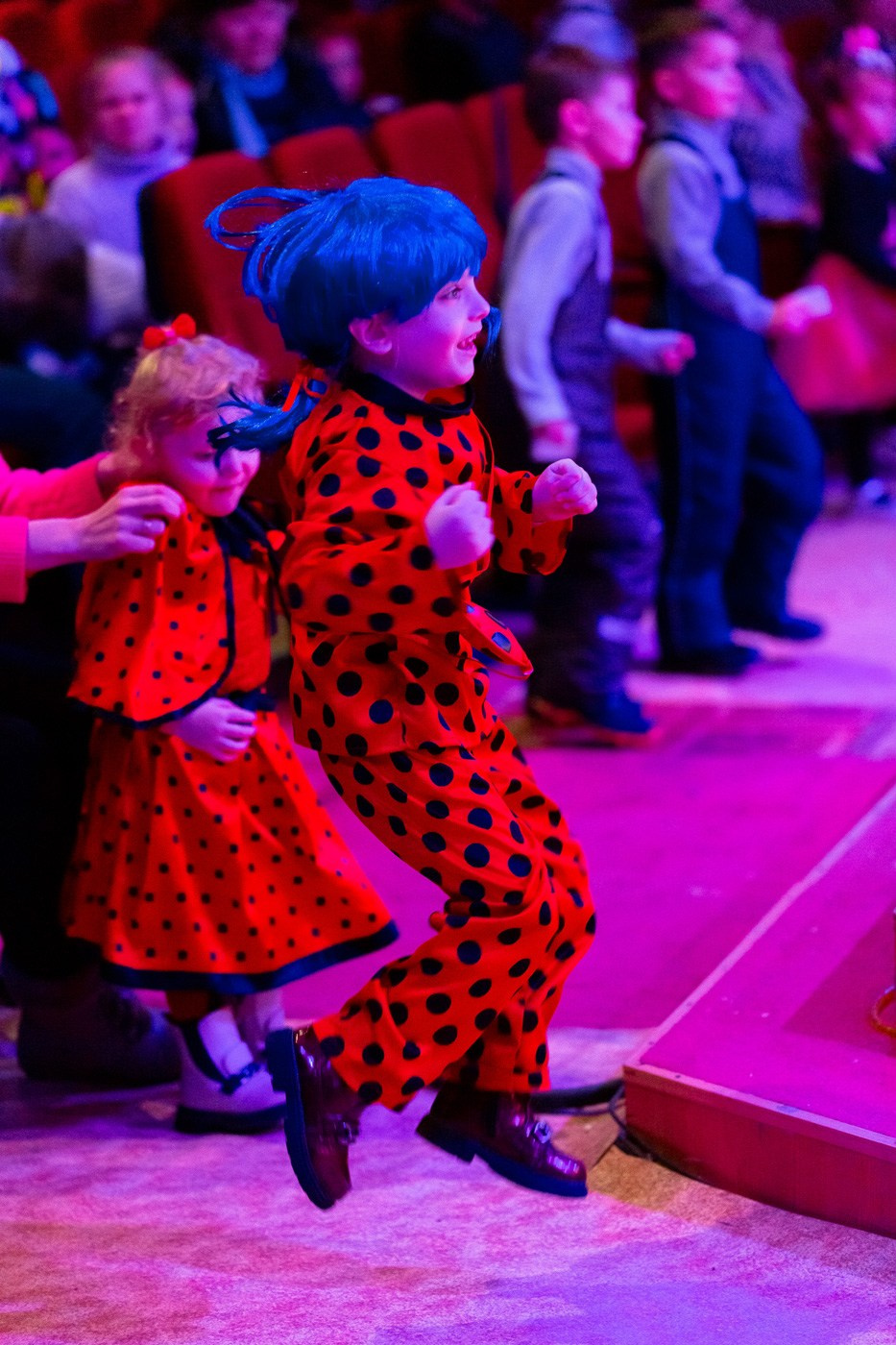 Спектакль в Доме культуры. Андрей Кровлин — фотограф в Славянке