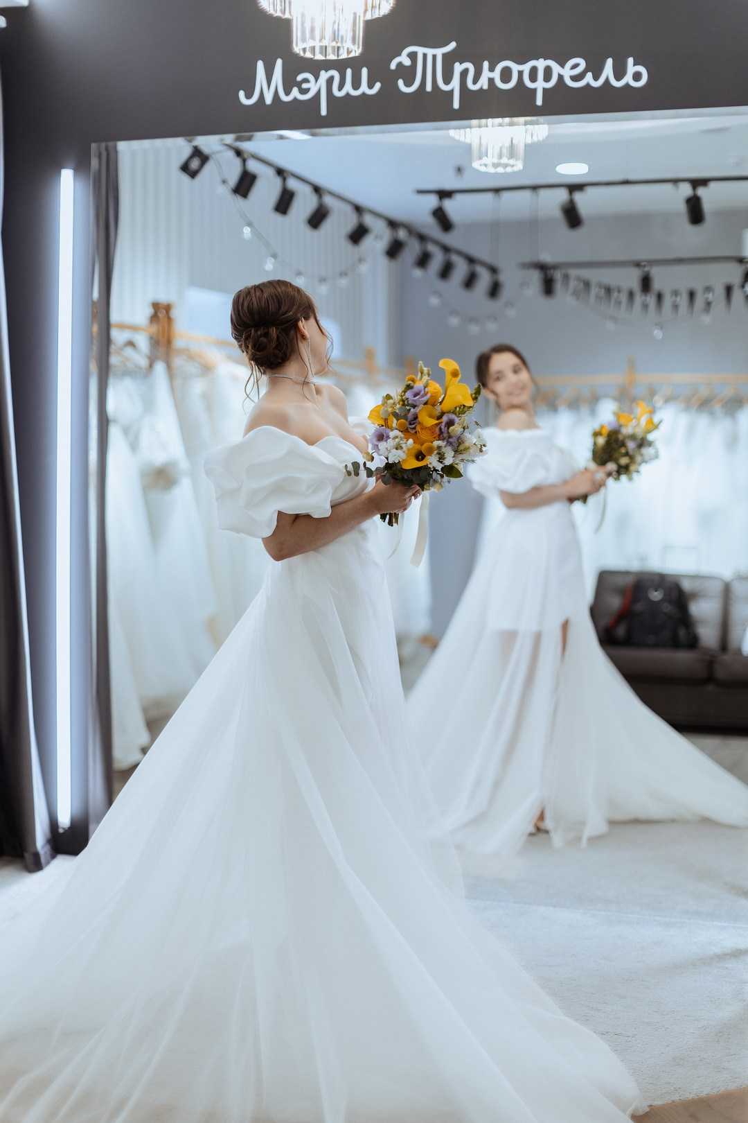  Уютные моменты молодоженов в Ярославле